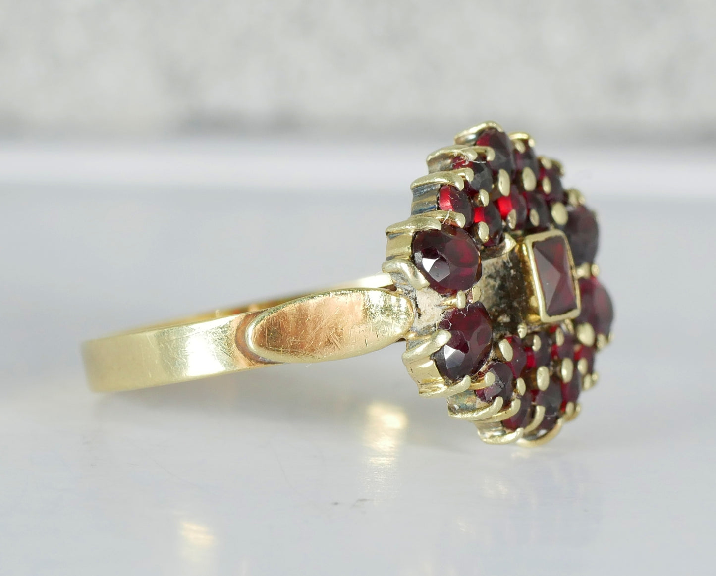 Vintage Solid 14ct Yellow Gold Red Garnet Cluster Cocktail Dress Ring 6.5 M 52