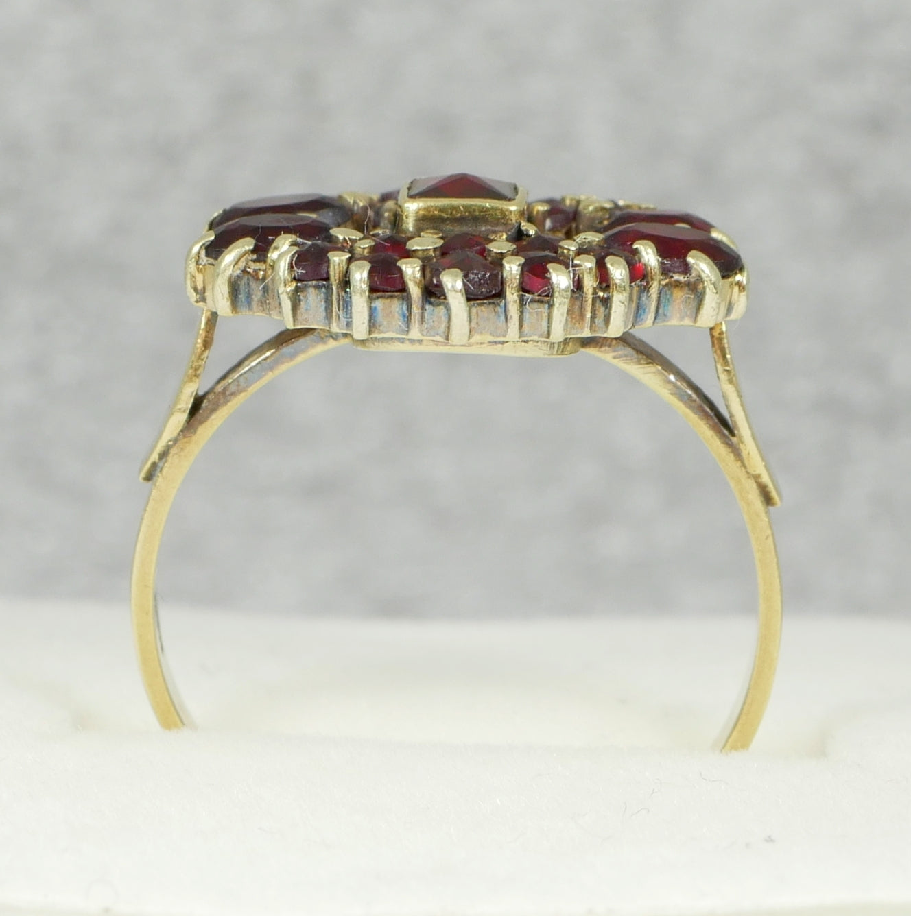 Vintage Solid 14ct Yellow Gold Red Garnet Cluster Cocktail Dress Ring 6.5 M 52