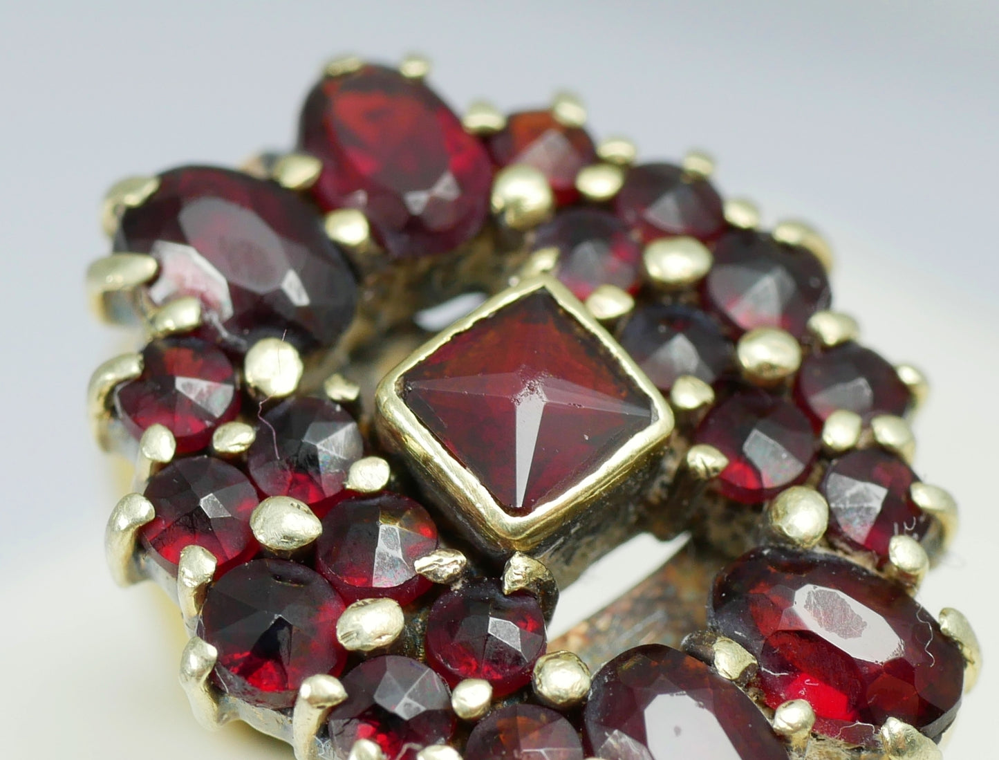 Vintage Solid 14ct Yellow Gold Red Garnet Cluster Cocktail Dress Ring 6.5 M 52