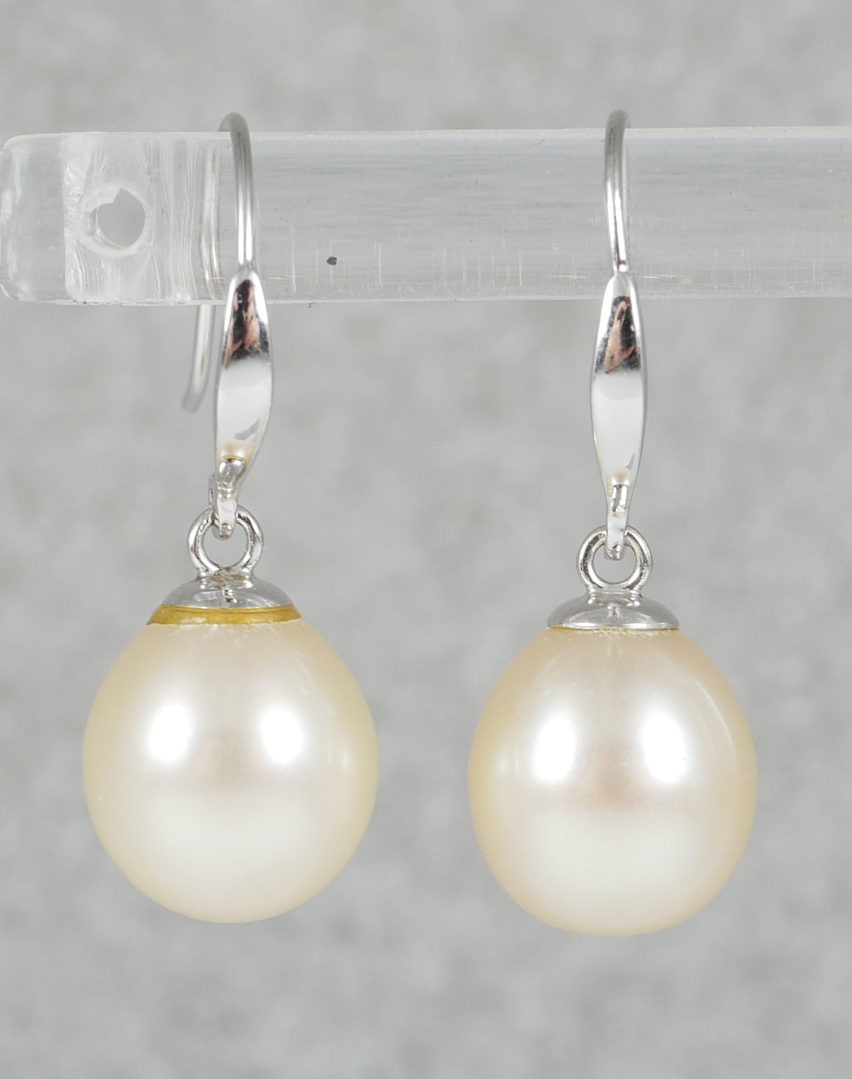 Pair of Solid 14ct White Gold Oval Natural Pearl Shepherds Hook Earrings Set 585