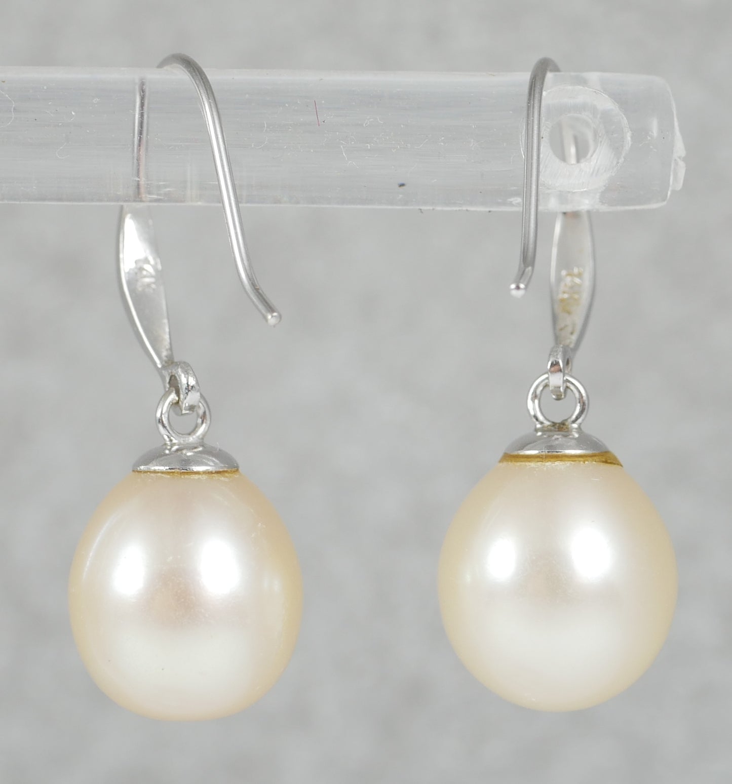 Pair of Solid 14ct White Gold Oval Natural Pearl Shepherds Hook Earrings Set 585