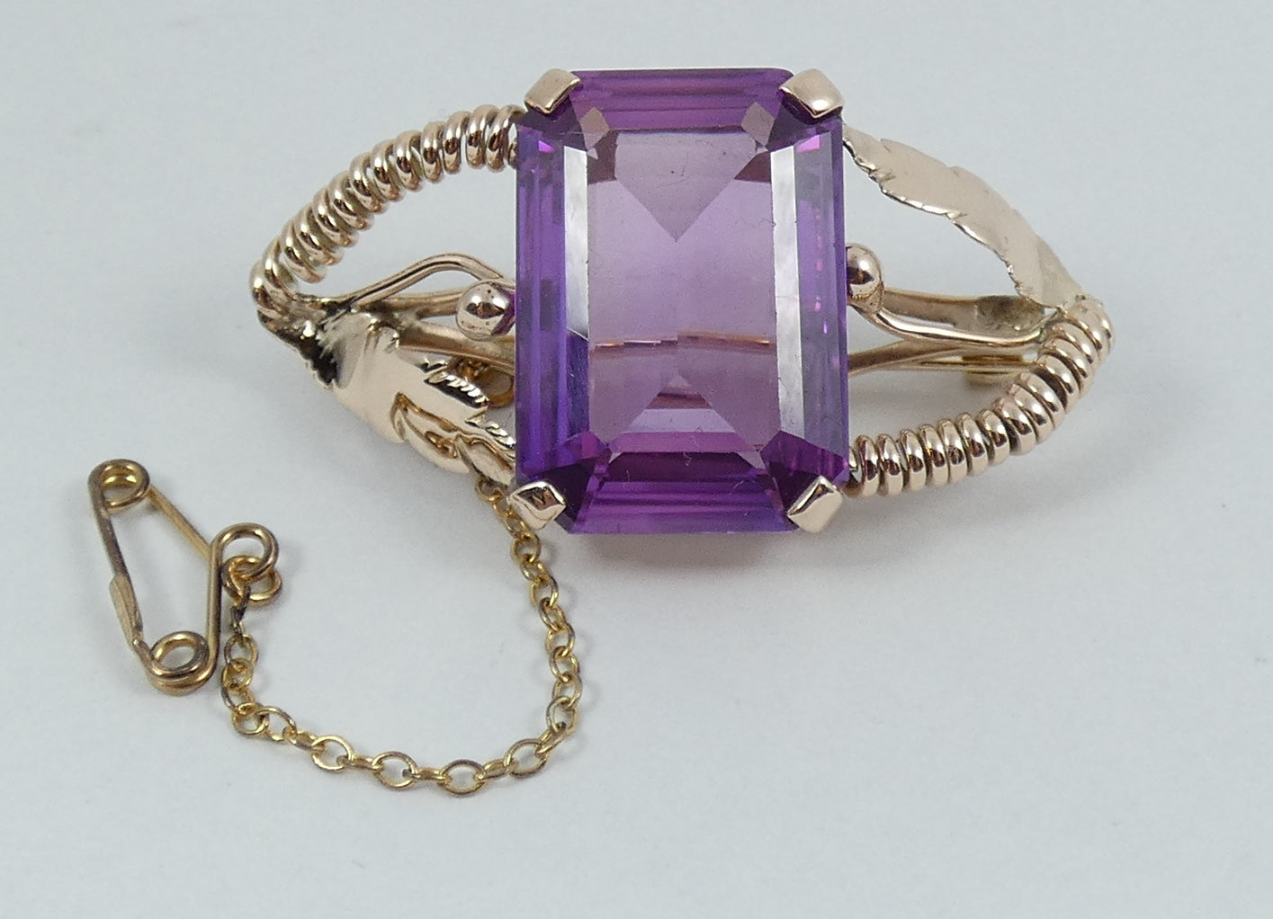 Vintage Solid 10ct Yellow Gold Large Emerald Cut 16.8ct Purple Sapphire Brooch