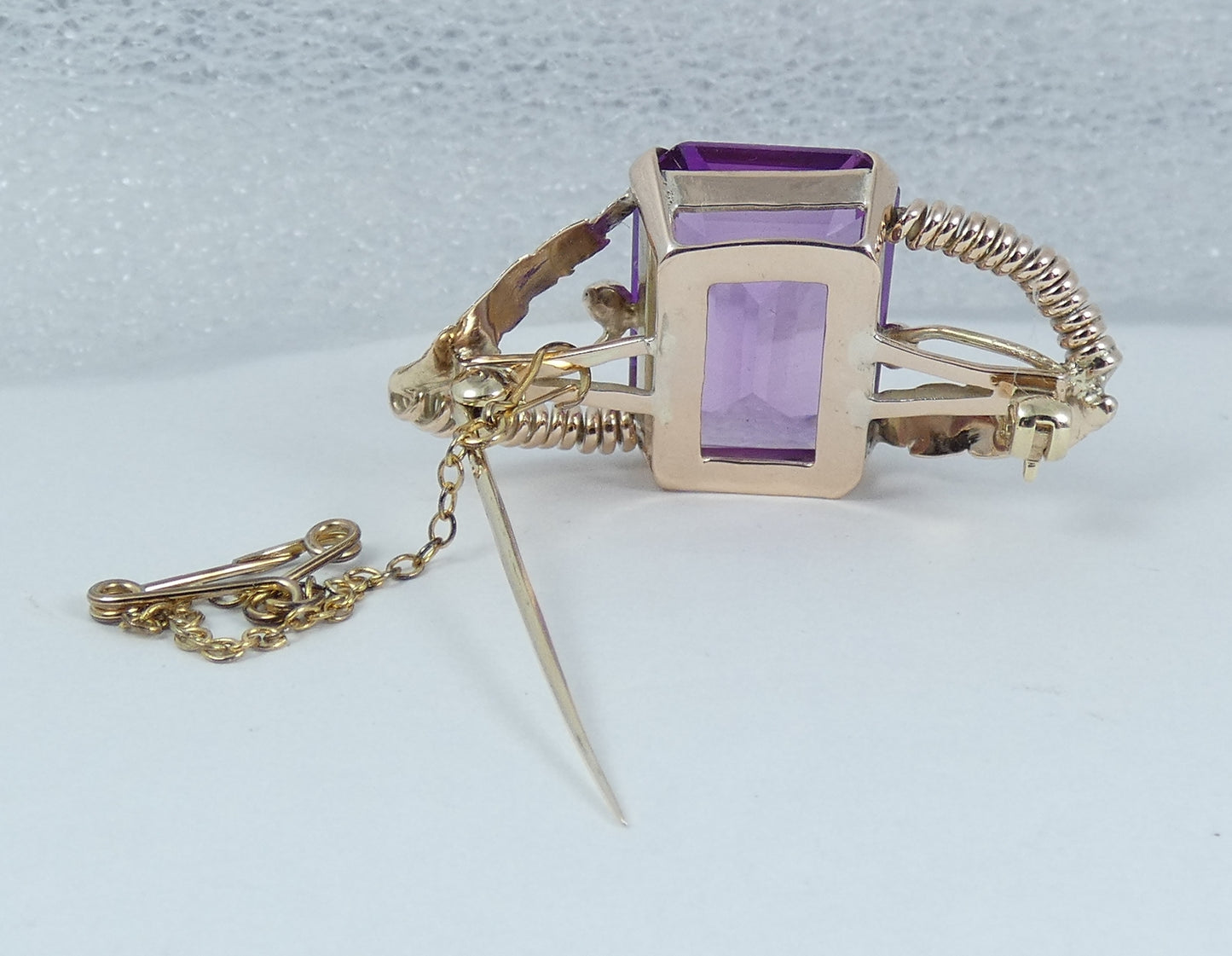 Vintage Solid 10ct Yellow Gold Large Emerald Cut 16.8ct Purple Sapphire Brooch