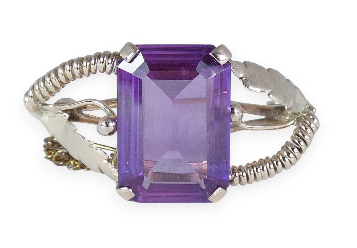 Vintage Solid 10ct Yellow Gold Large Emerald Cut 16.8ct Purple Sapphire Brooch