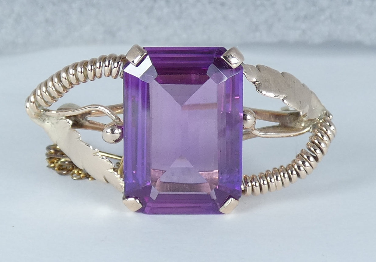 Vintage Solid 10ct Yellow Gold Large Emerald Cut 16.8ct Purple Sapphire Brooch