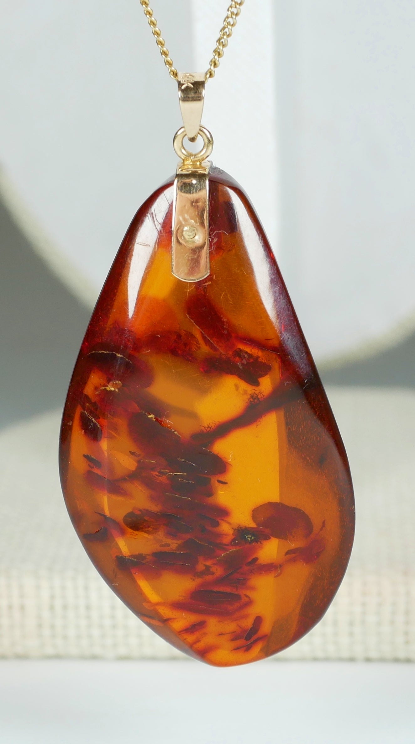 Solid 14ct Yellow Gold Large 57mm Freeform Baltic Amber Necklace Pendant 8gm 585