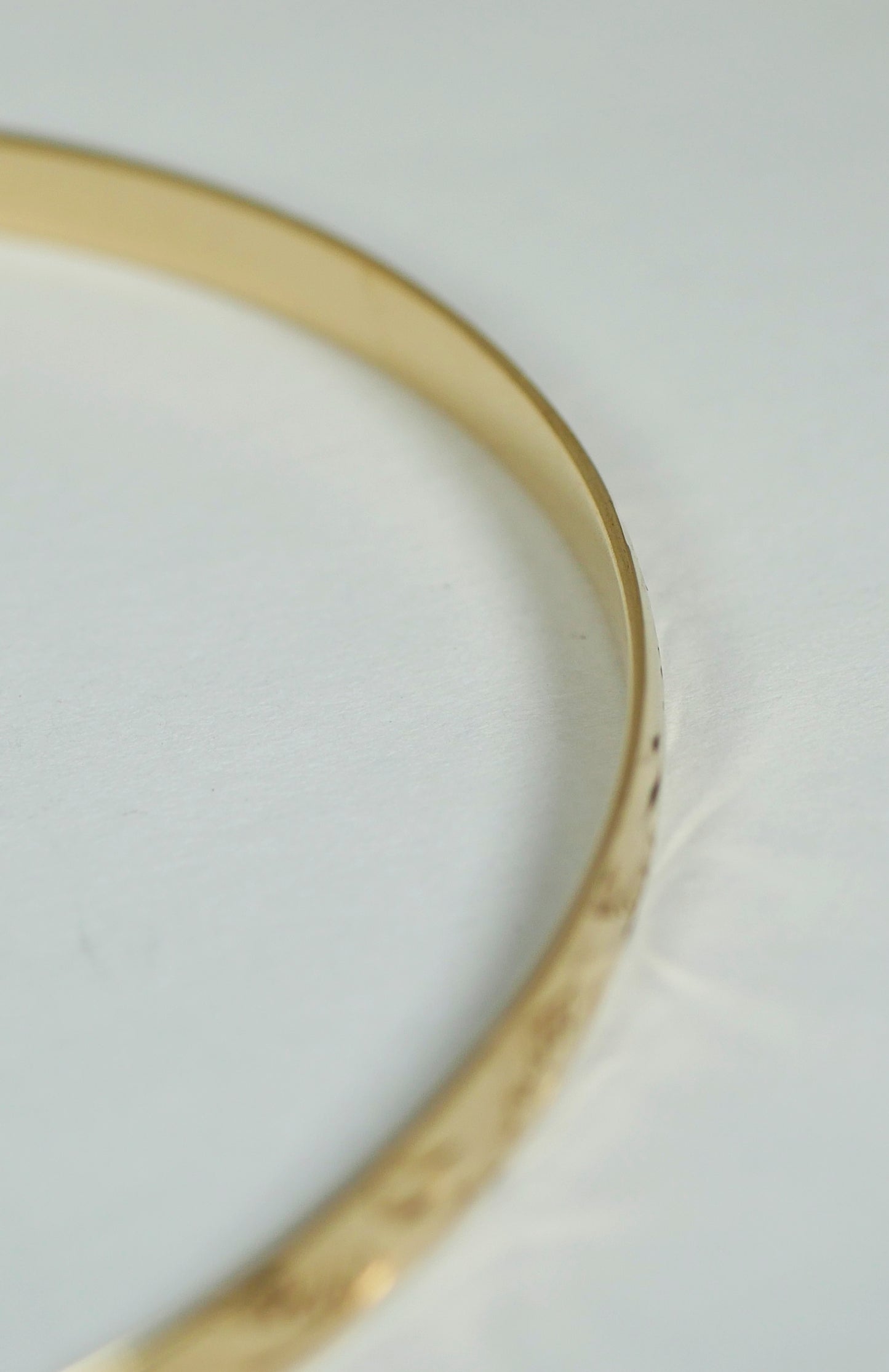 Vintage Solid 9ct Yellow Gold 65mm 2.5" Bright Cut 4mm D Profile Bangle 7.35gm