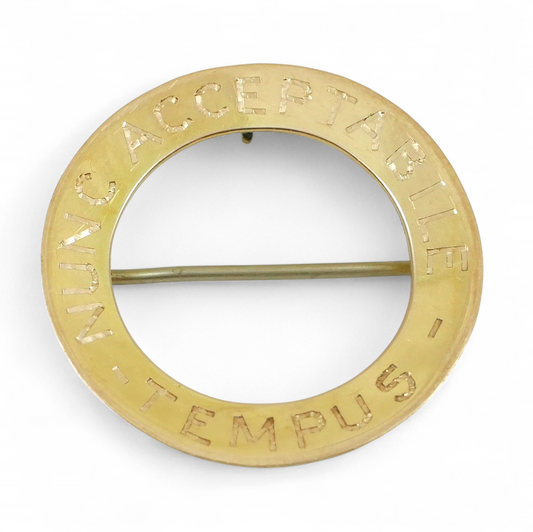 Antique Edwardian 1910 Solid 9ct Yellow Gold Disc Brooch Nunc Acceptabile Tempus