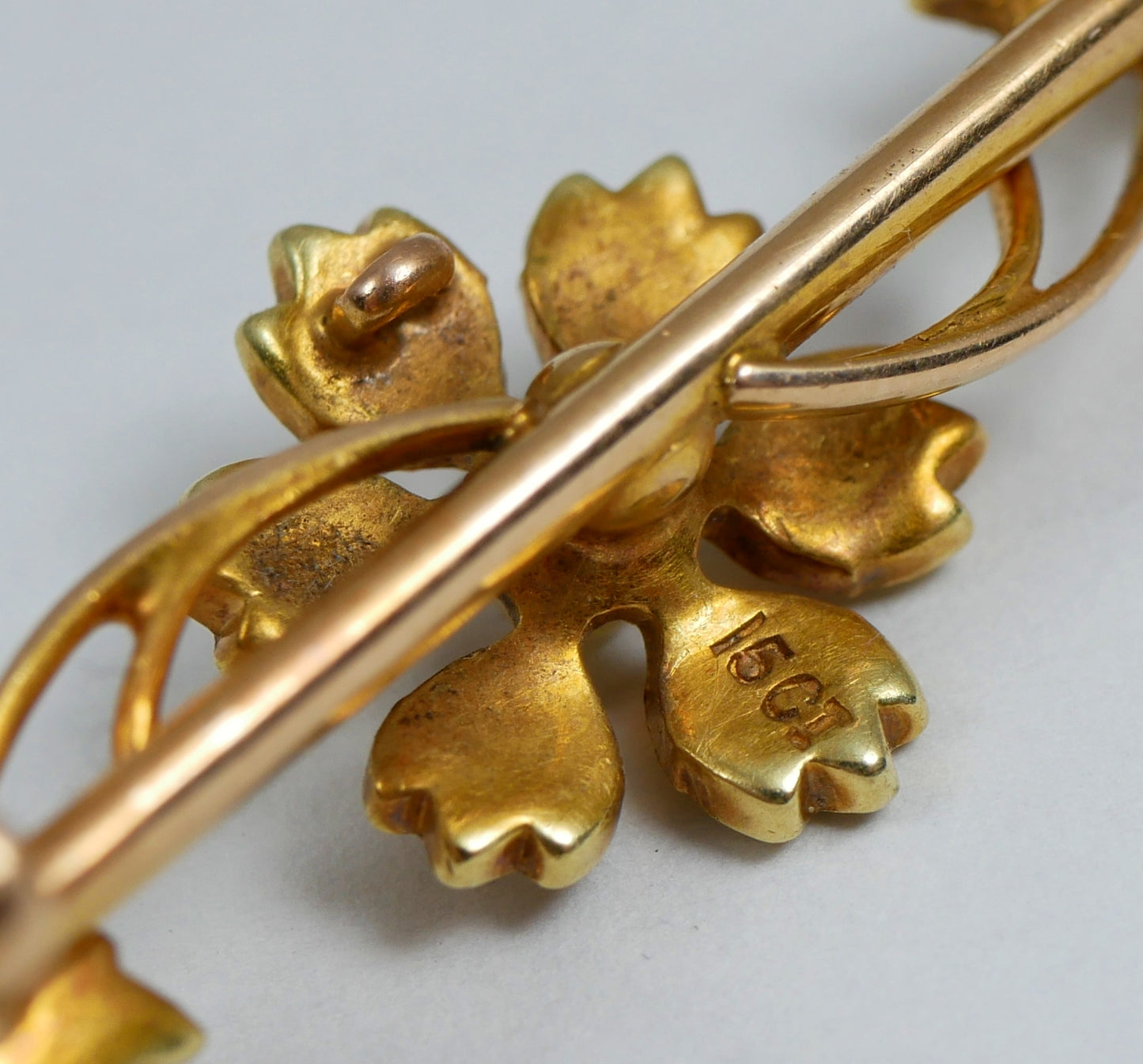 Antique Art Deco 1925 Solid 15ct Yellow Gold & Seed Pearl Cluster Flower Brooch