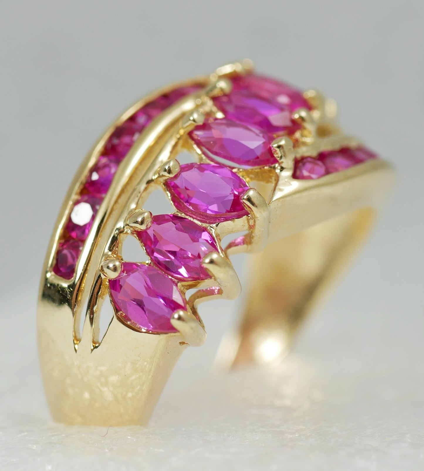 Solid 9ct Yellow Gold Pink Sapphire Cluster Crossover Dress Ring Size 7.5 O 55