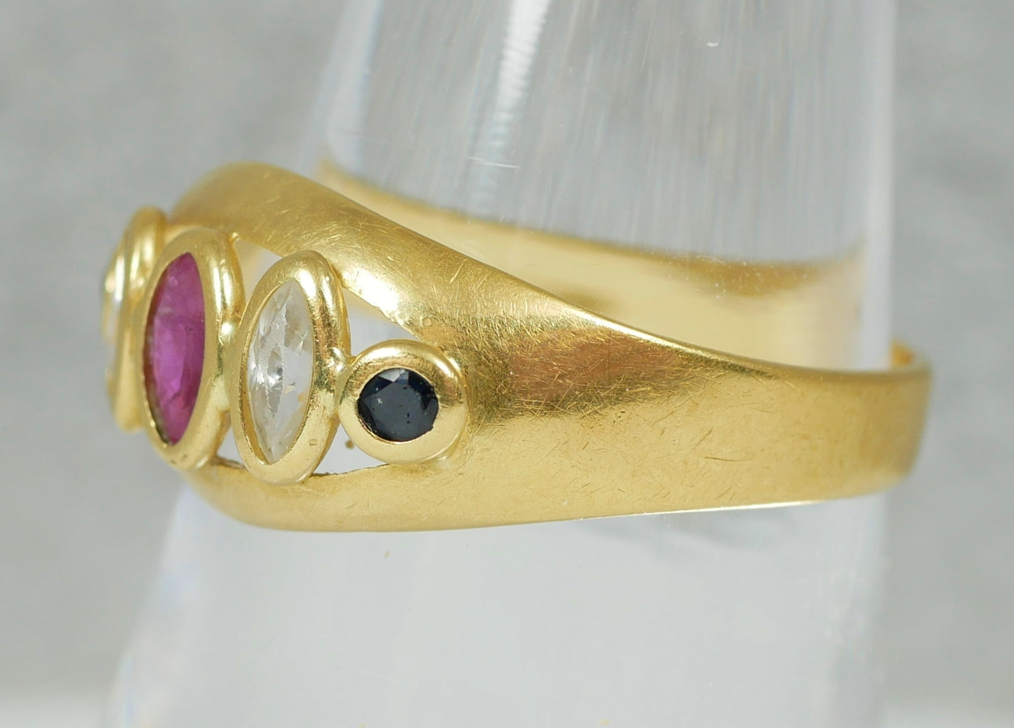 Solid 18ct Yellow Gold Marquise Ruby & Sapphire 5 Stone Dress Ring Size 7.5 O 55