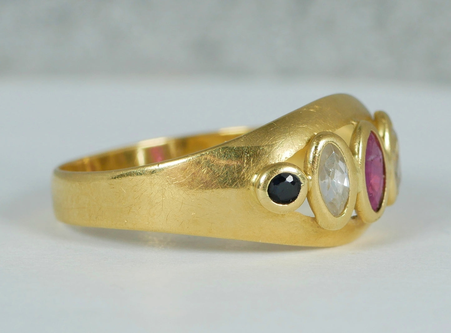 Solid 18ct Yellow Gold Marquise Ruby & Sapphire 5 Stone Dress Ring Size 7.5 O 55