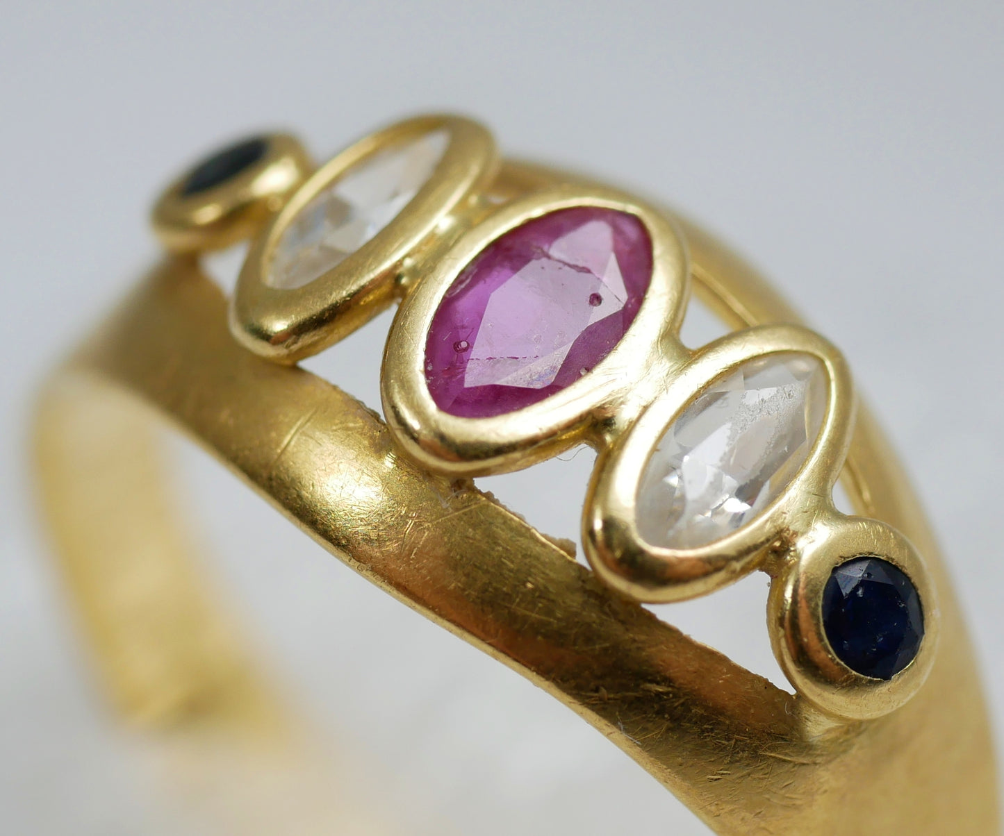 Solid 18ct Yellow Gold Marquise Ruby & Sapphire 5 Stone Dress Ring Size 7.5 O 55