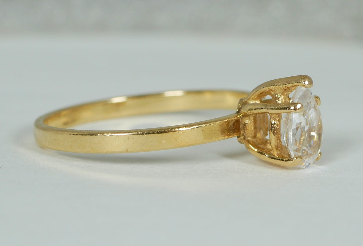 Solid 14ct Yellow Gold Pear Cut White Stone Solitaire Dress Ring Size 8 P 56 585