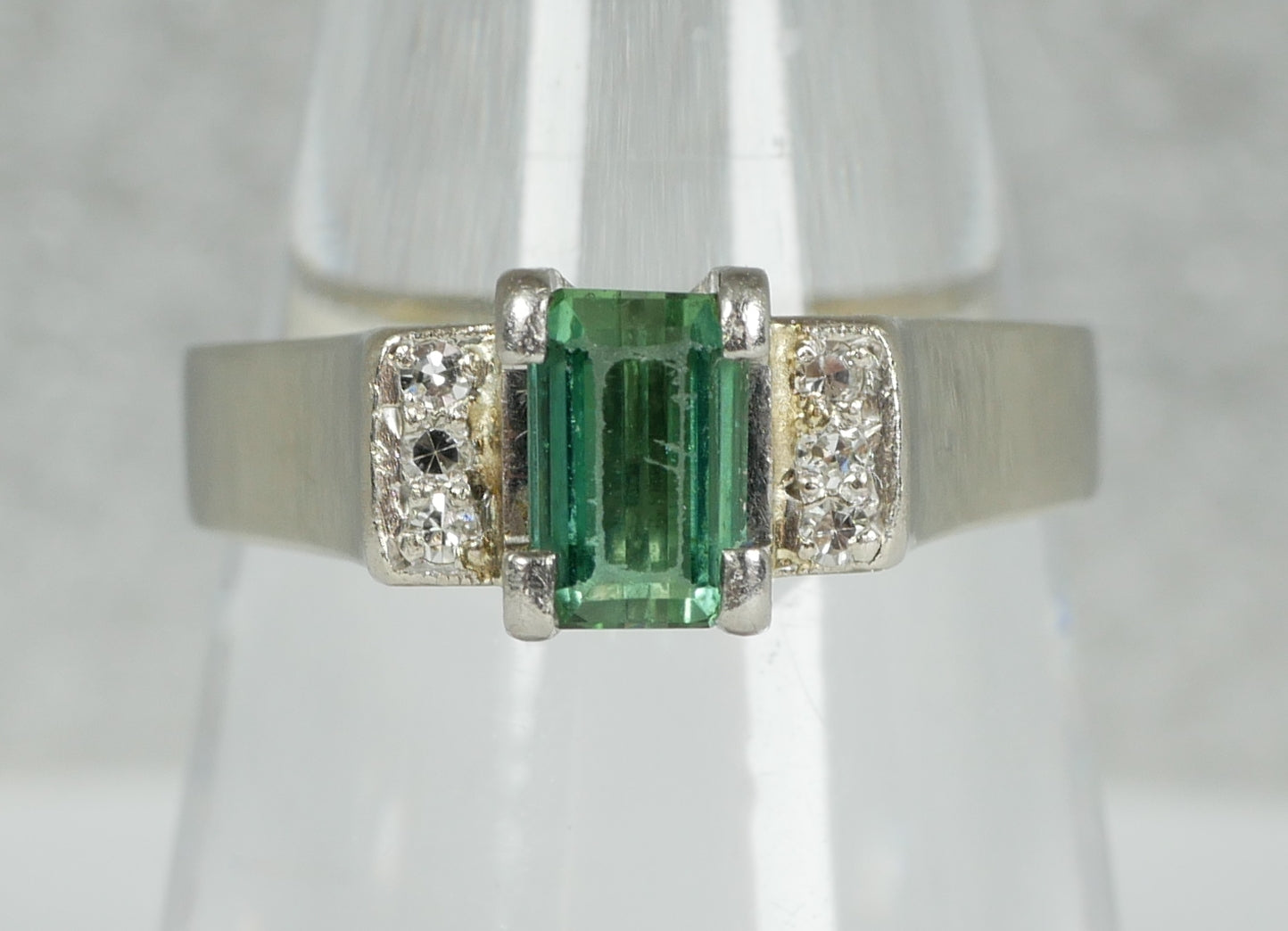 Solid 18ct White Gold Emerald Green Tourmaline Diamond Dress Ring Size 7.5 O 55