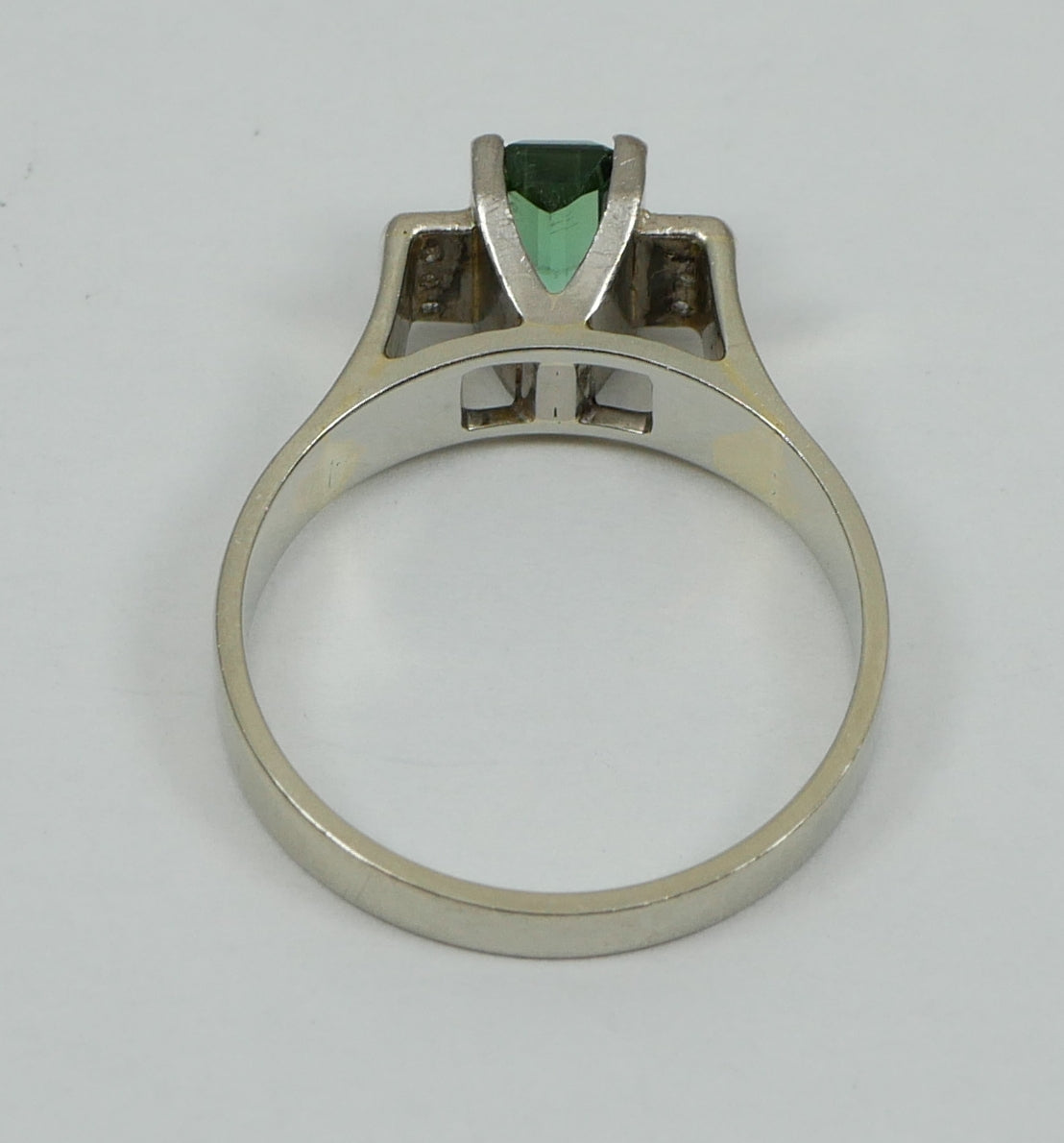 Solid 18ct White Gold Emerald Green Tourmaline Diamond Dress Ring Size 7.5 O 55