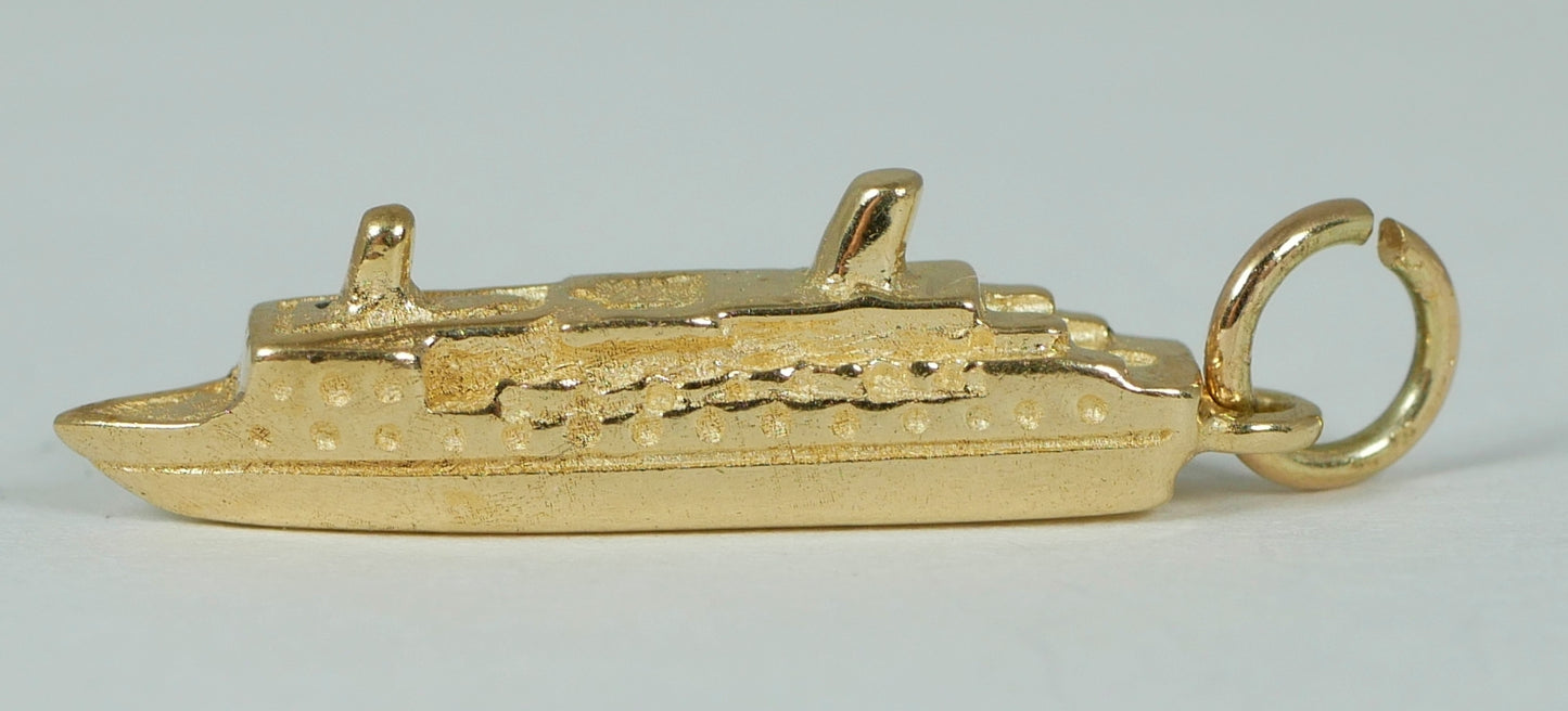 Solid 9ct Yellow Gold Cruise Ship Pacific Sky Ocean Liner Boat Pendant Charm P&O