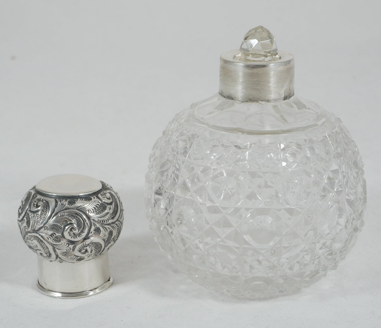 Antique Edwardian 1913 Sterling Silver Globe Shape Perfume Scent Bottle Stopper