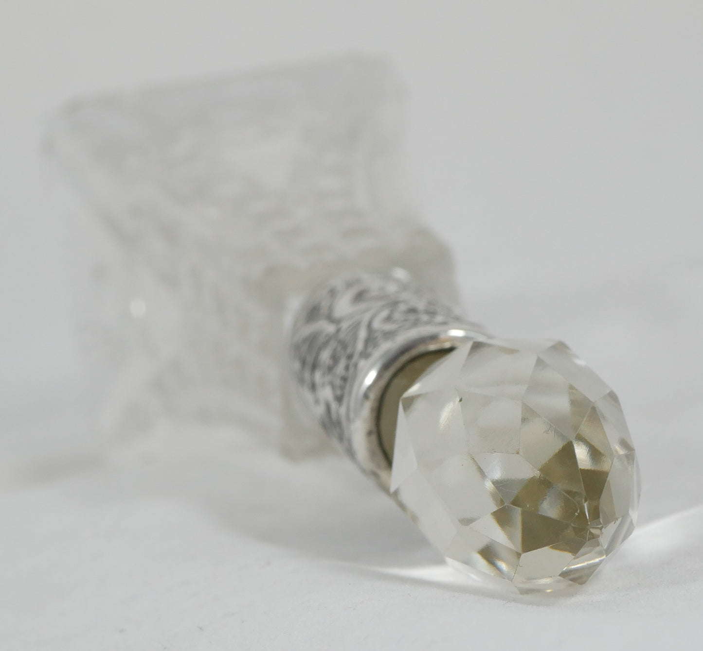 Antique Edwardian 1912 Sterling Silver Square Base Perfume Scent Bottle Stopper