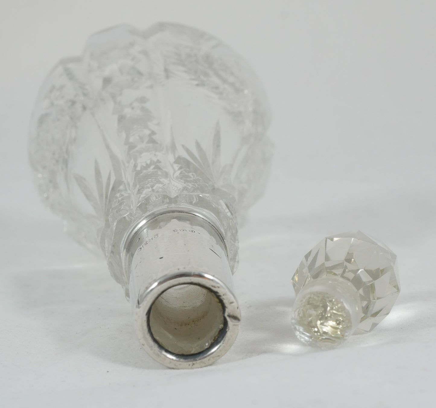 Antique Edwardian 1915 Sterling Silver Round Base Perfume Scent Bottle Stopper