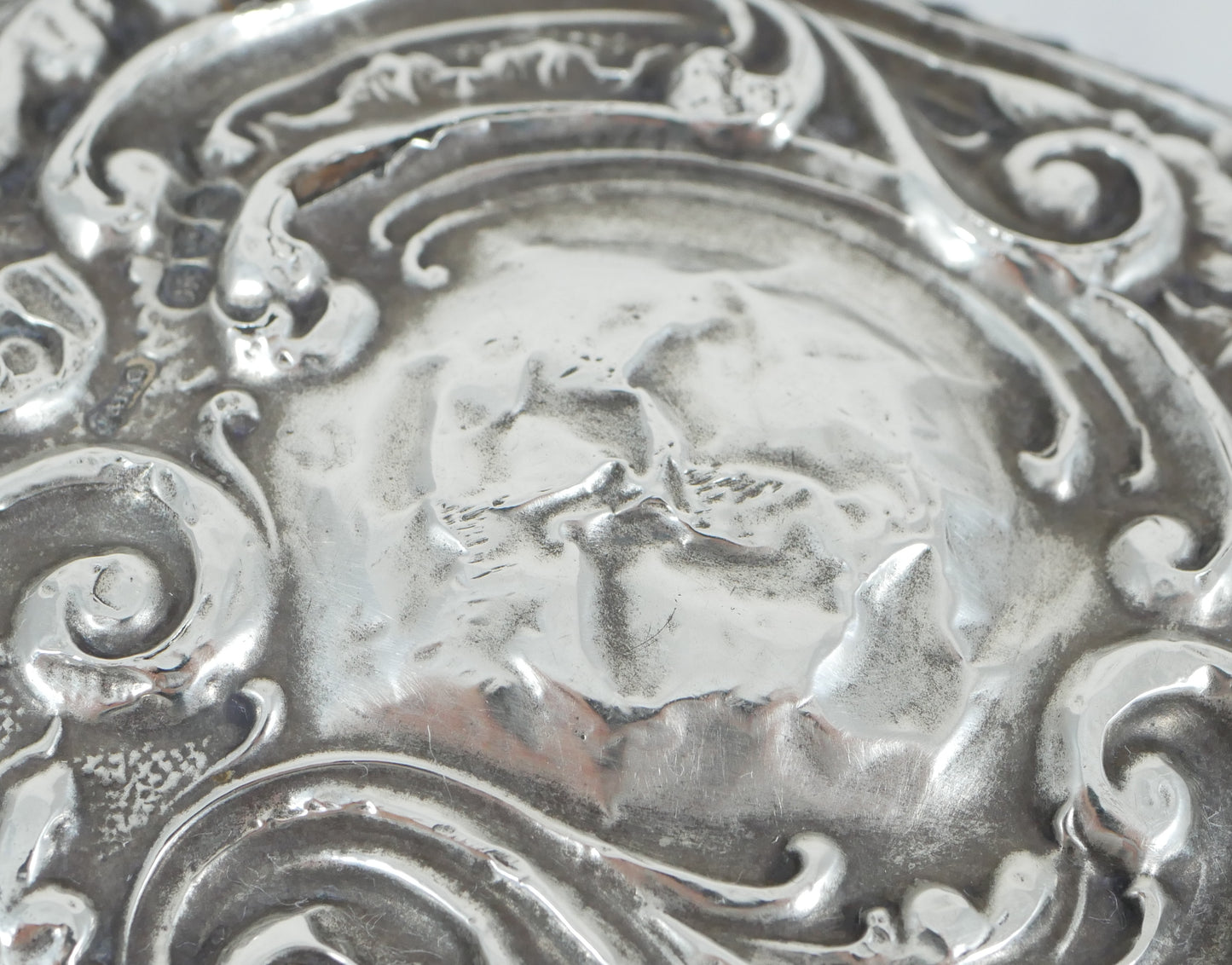 Antique Edwardian 1912 Sterling Silver Repousse Oval Clothes Brush Hair Chester