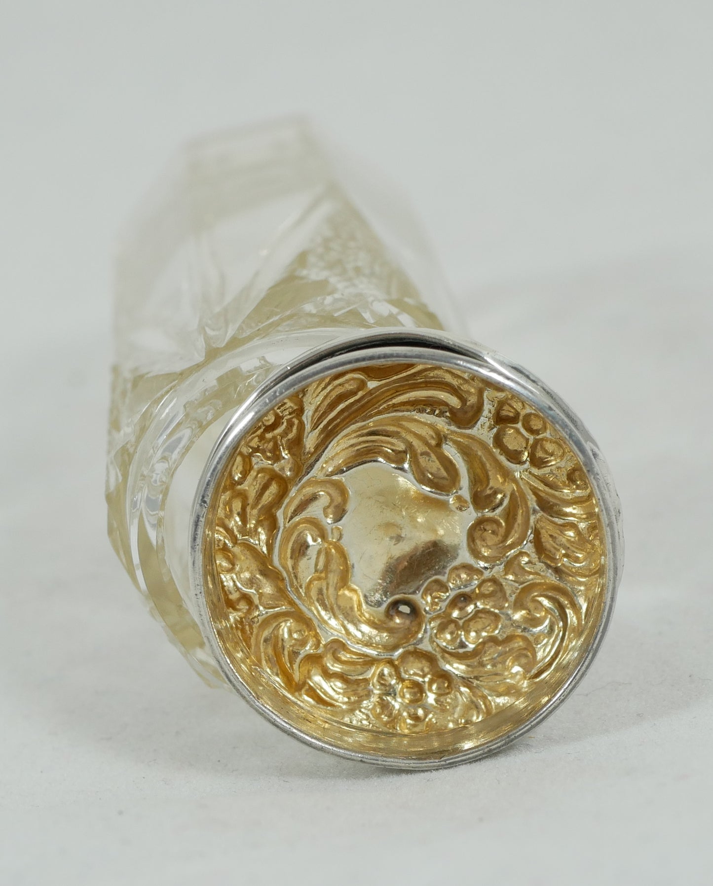 Antique Edwardian 1906 Repousse Sterling Silver & Cut Glass Pin Bottle Jar Gilt
