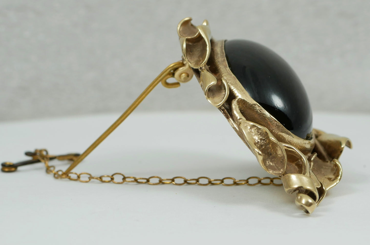Vintage Art Nouveau Large Solid 9ct Yellow Gold Onyx Cabochon Heavy Brooch Pin