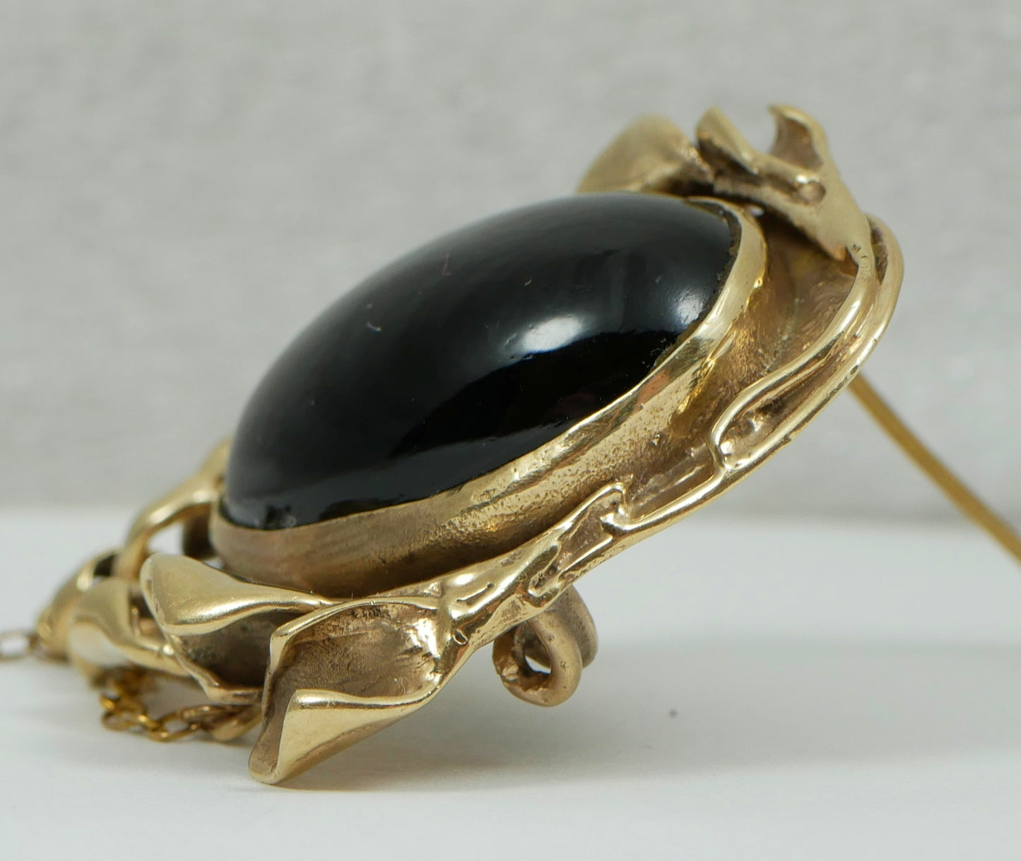 Vintage Art Nouveau Large Solid 9ct Yellow Gold Onyx Cabochon Heavy Brooch Pin