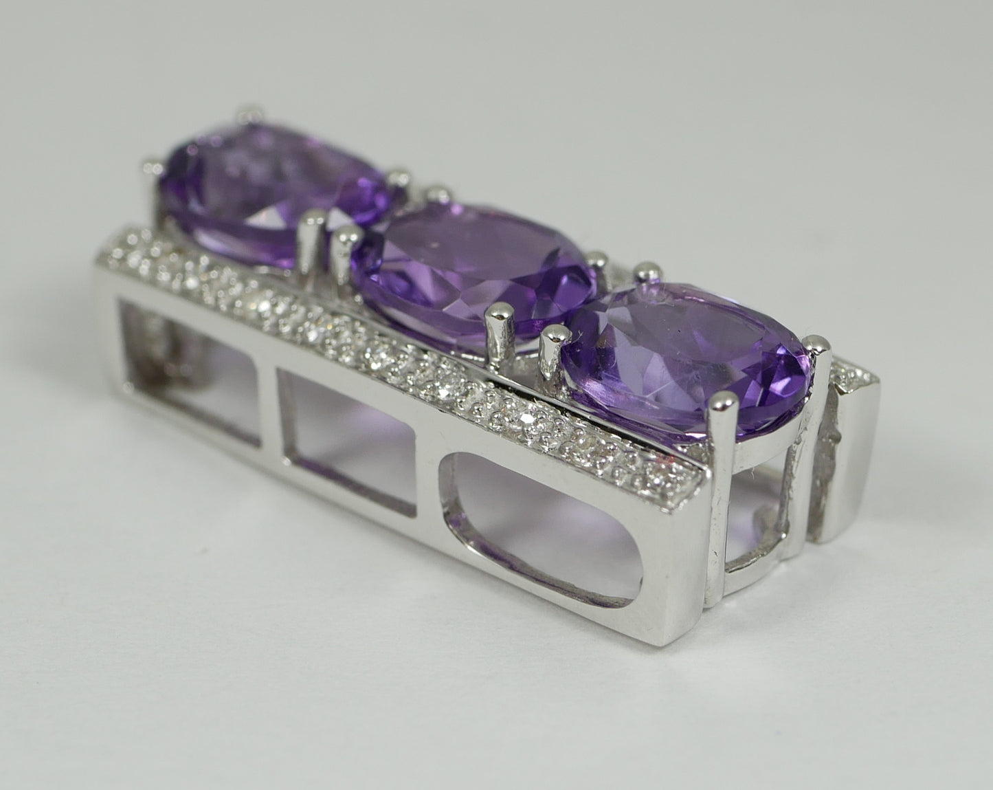 Modern Solid 14ct White Gold Oval Cut Amethyst & Diamond 23mm Necklace Pendant