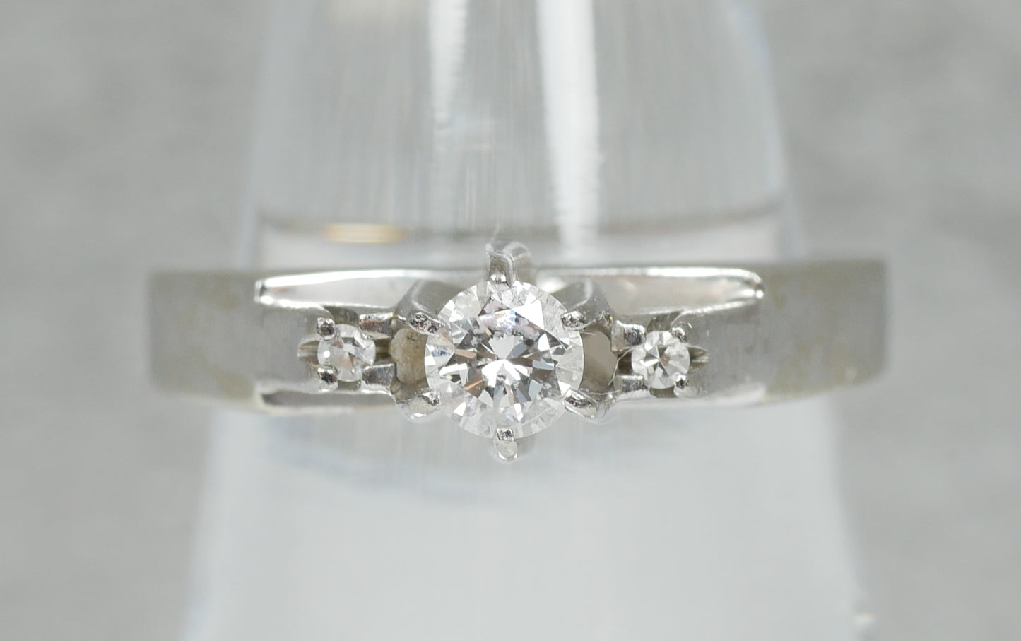 Solid 18ct White Gold 3 Stone 0.27ct Diamond Engagement Dress Ring Size 5.5 K 50