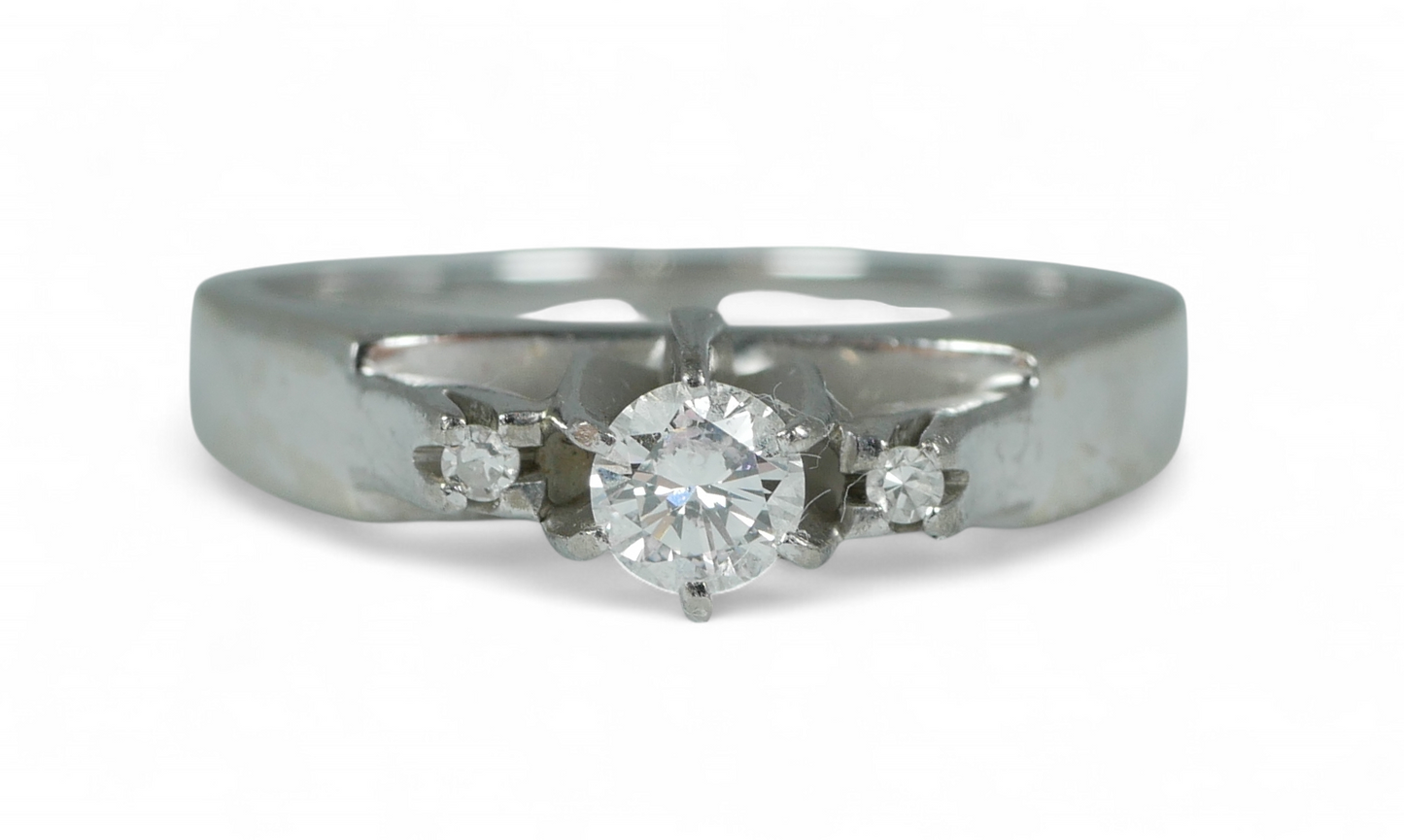 Solid 18ct White Gold 3 Stone 0.27ct Diamond Engagement Dress Ring Size 5.5 K 50