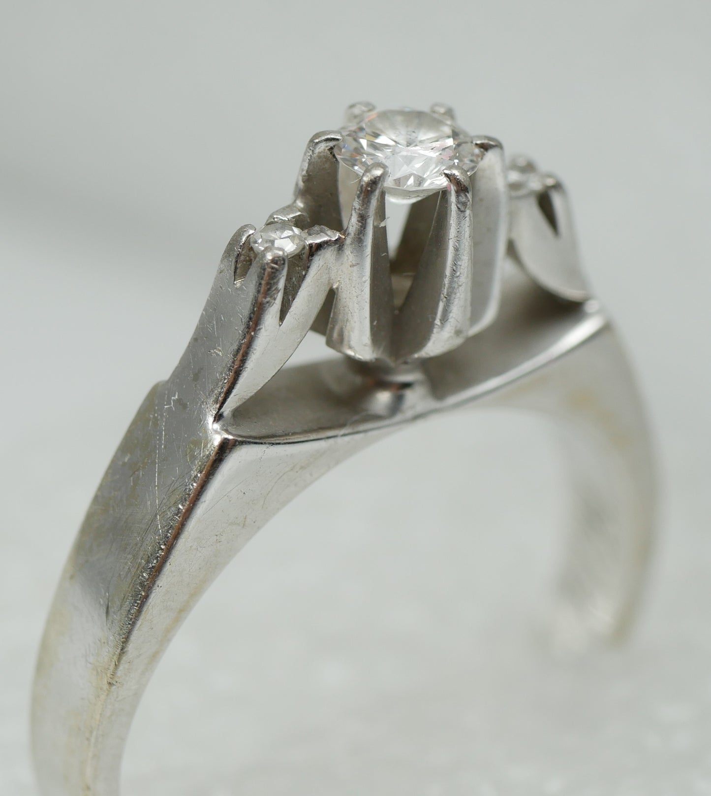 Solid 18ct White Gold 3 Stone 0.27ct Diamond Engagement Dress Ring Size 5.5 K 50
