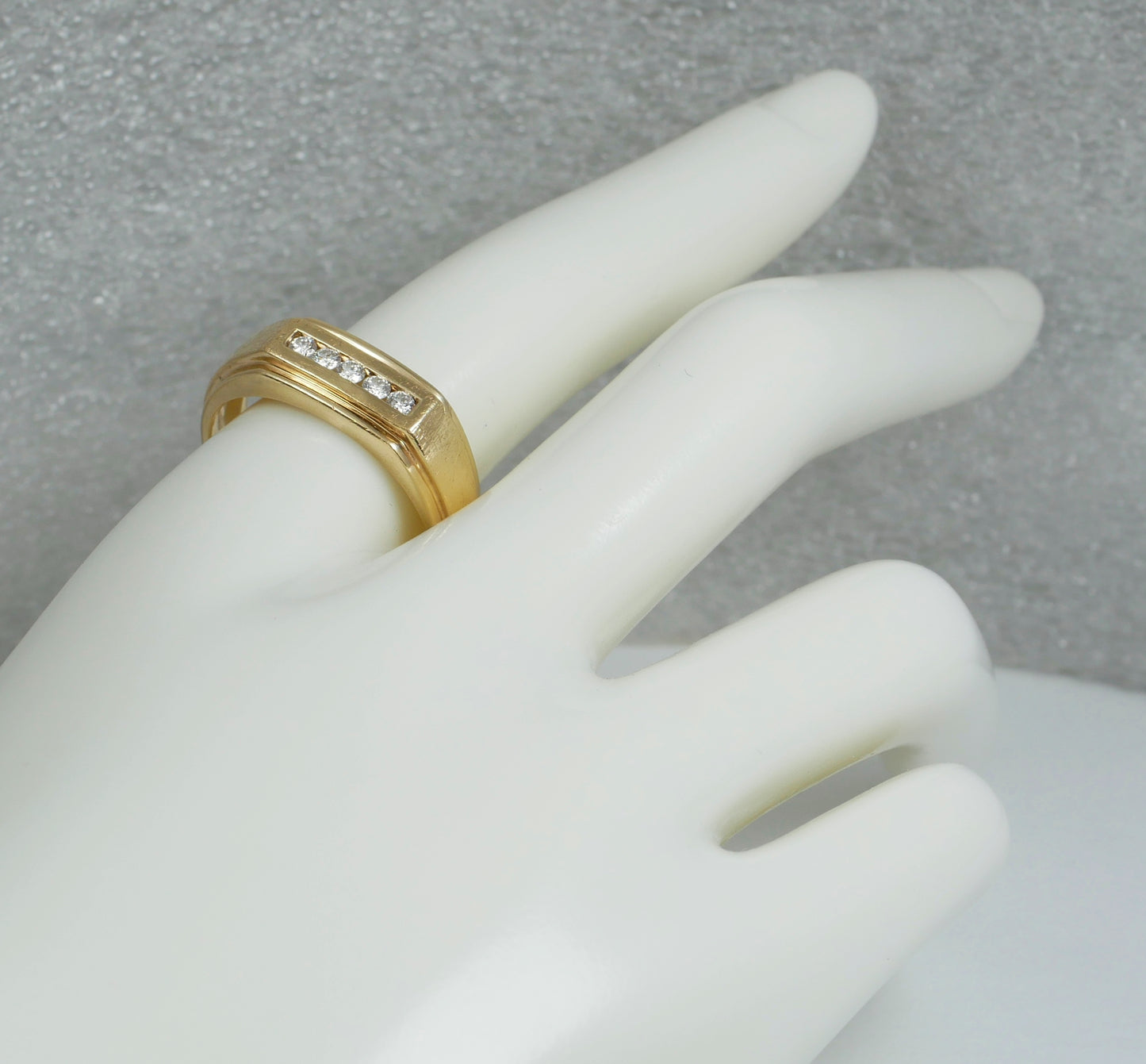 Modern Solid 9ct Yellow Gold & 0.20ct Diamond Mens Dress Band Ring Size 12 X 67