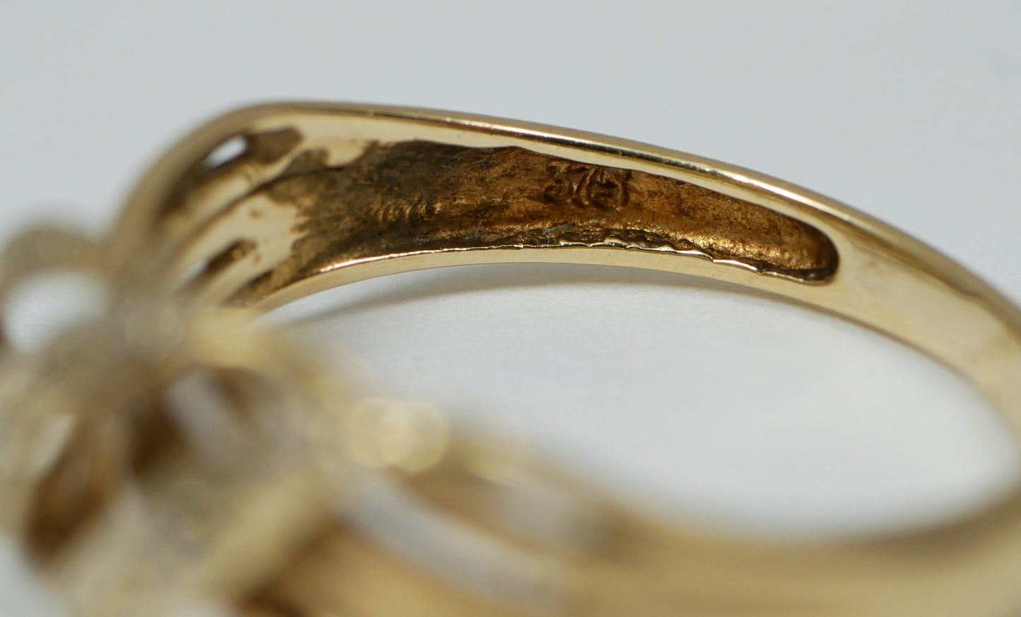 Contemporary Solid 9ct Yellow Gold & Diamond Crossover Dress Ring Size 6 L 51