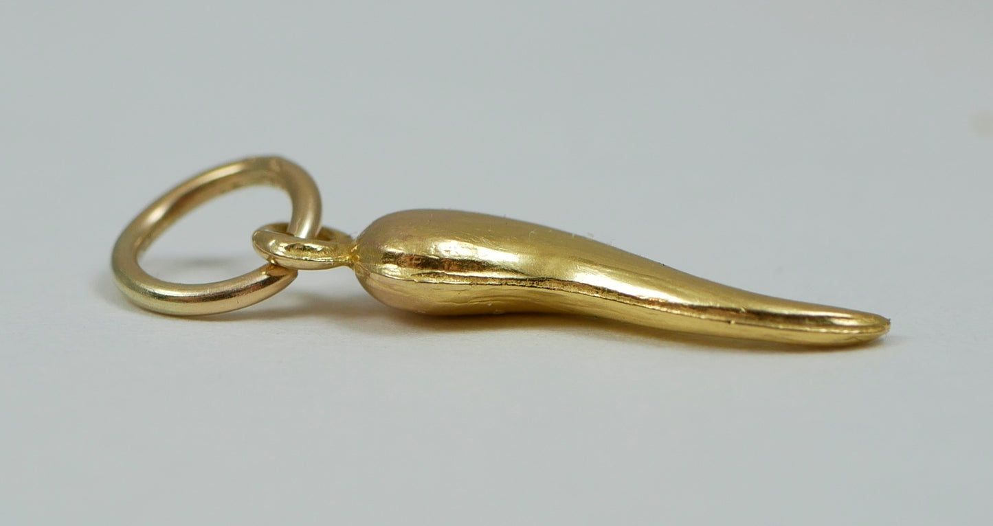 Solid 9ct Yellow Gold Hollow 16mm Chilli Pepper Corno Bracelet Charm Pendant 375