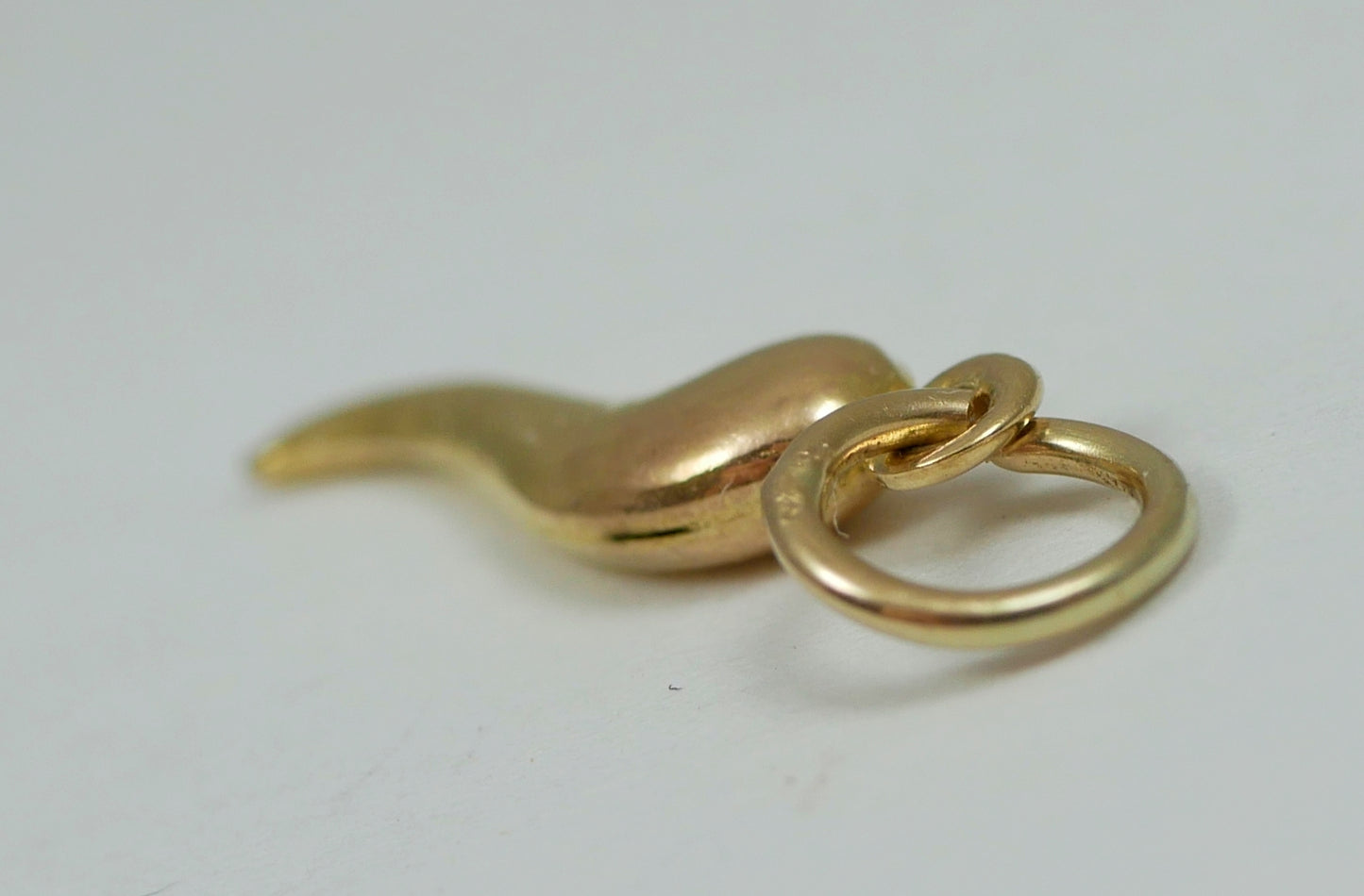 Solid 9ct Yellow Gold Hollow 16mm Chilli Pepper Corno Bracelet Charm Pendant 375