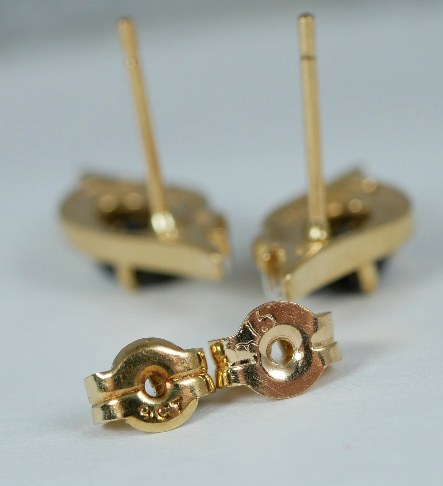 Modern Pair of Solid 9ct Yellow Gold Blue Sapphire & Diamond Stud Earrings Set