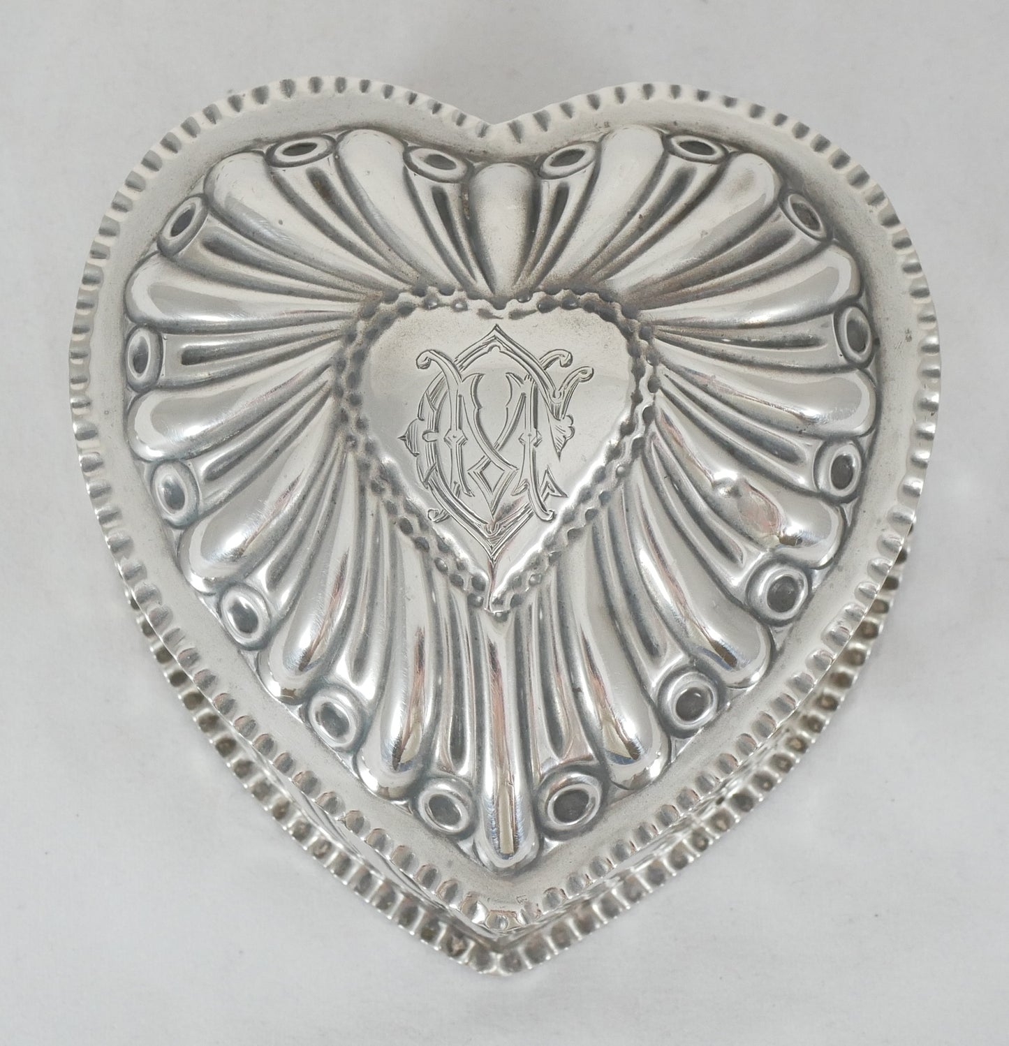 Antique Victorian 1891 Sterling Silver Love Heart Shape Trinket Jewellery Box