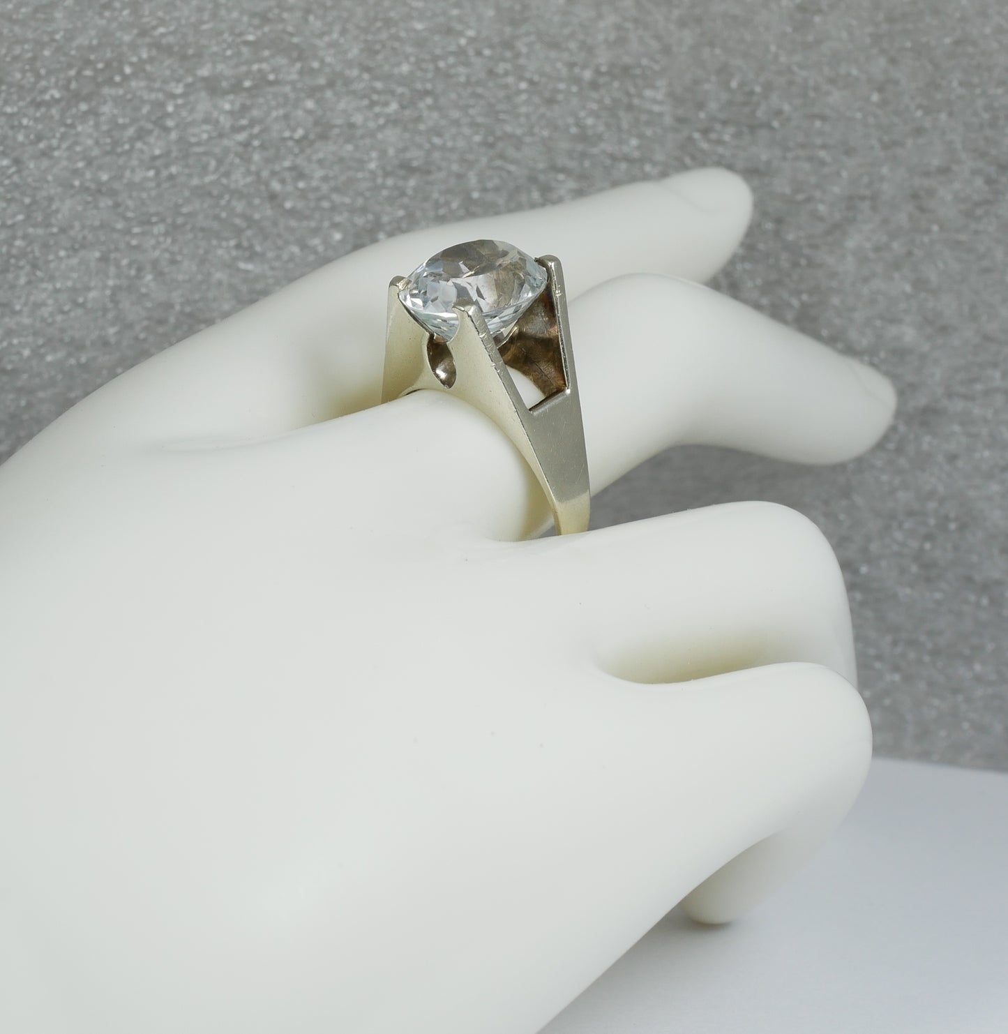 Retro Vintage Solid 9ct White Gold Topaz Solitaire Cocktail Ring Size 8.5 Q 58