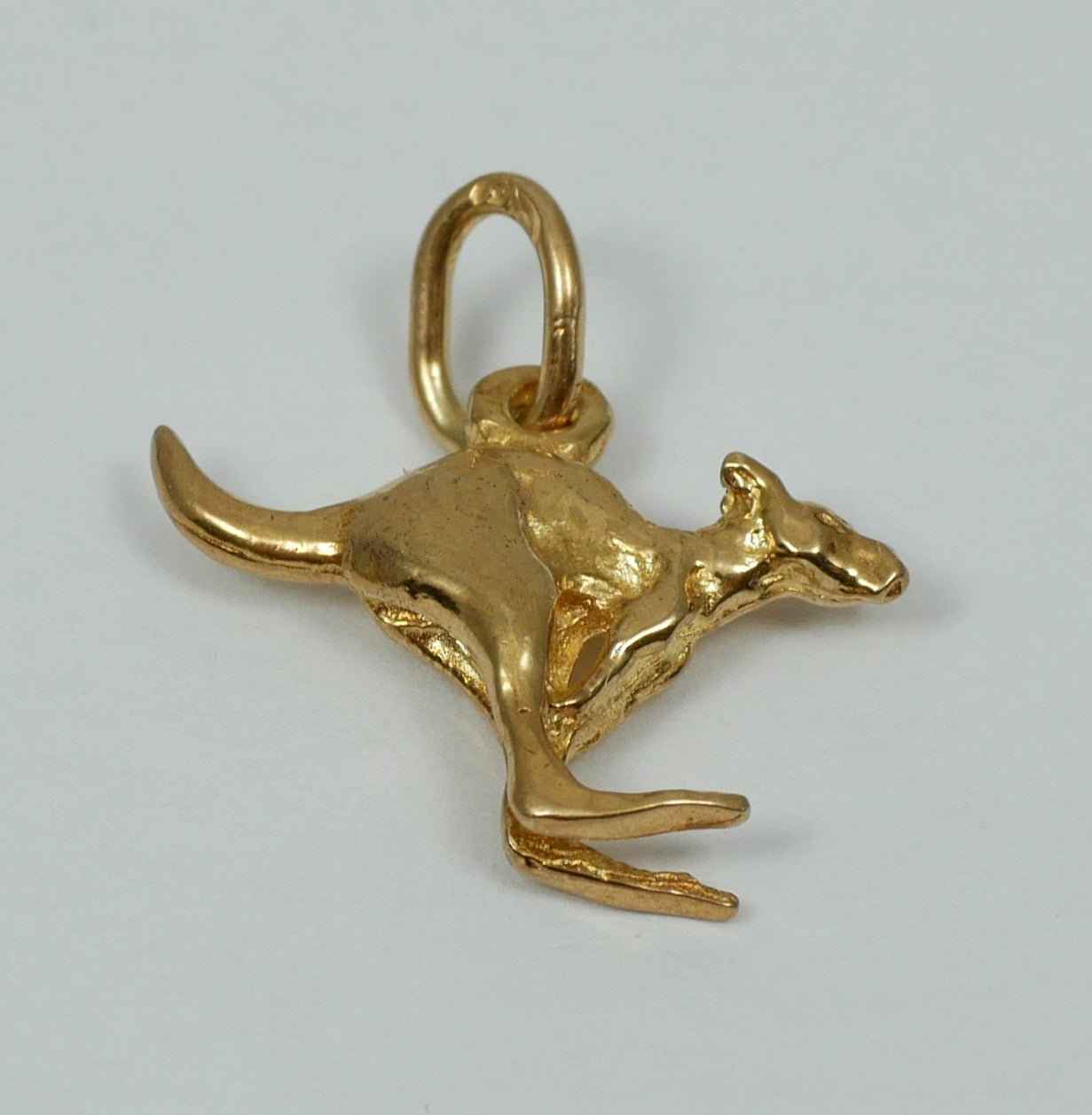 Solid 9ct Yellow Gold 18mm Jumping Kangaroo Animal Bracelet Charm Pendant 375