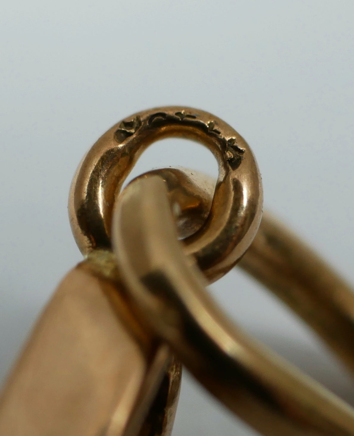 Solid 9ct Yellow Gold Equestrian Horse Saddle Stirrup Bracelet Charm Pendant 375