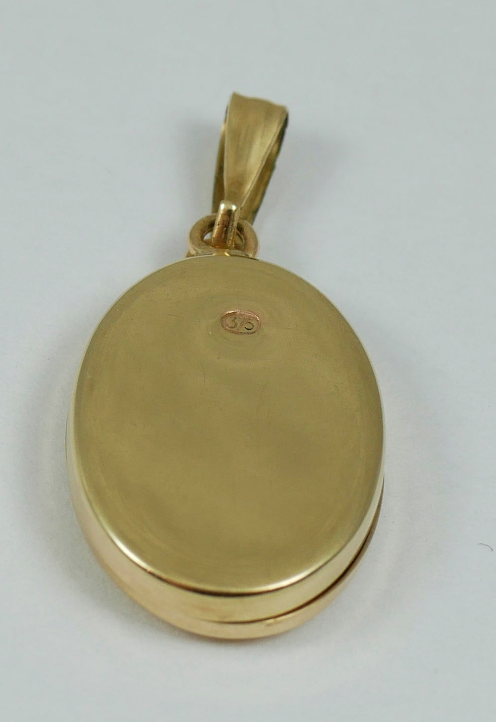 Solid 9ct Yellow Gold 20mm Oval Photo Locket Necklace Pendant Photograph Frame