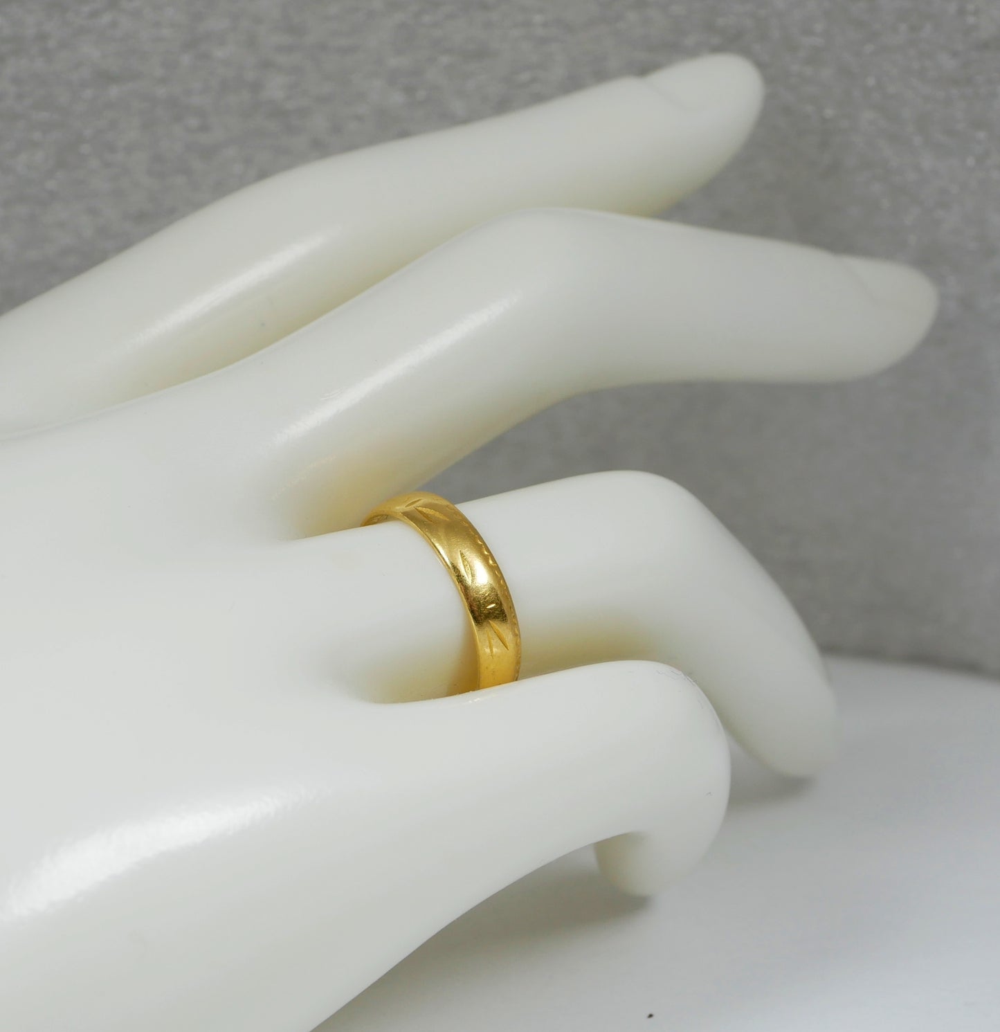 Vintage 1966 English Solid 22ct Yellow Gold 4mm Wedding Band Ring Size 6 L 51