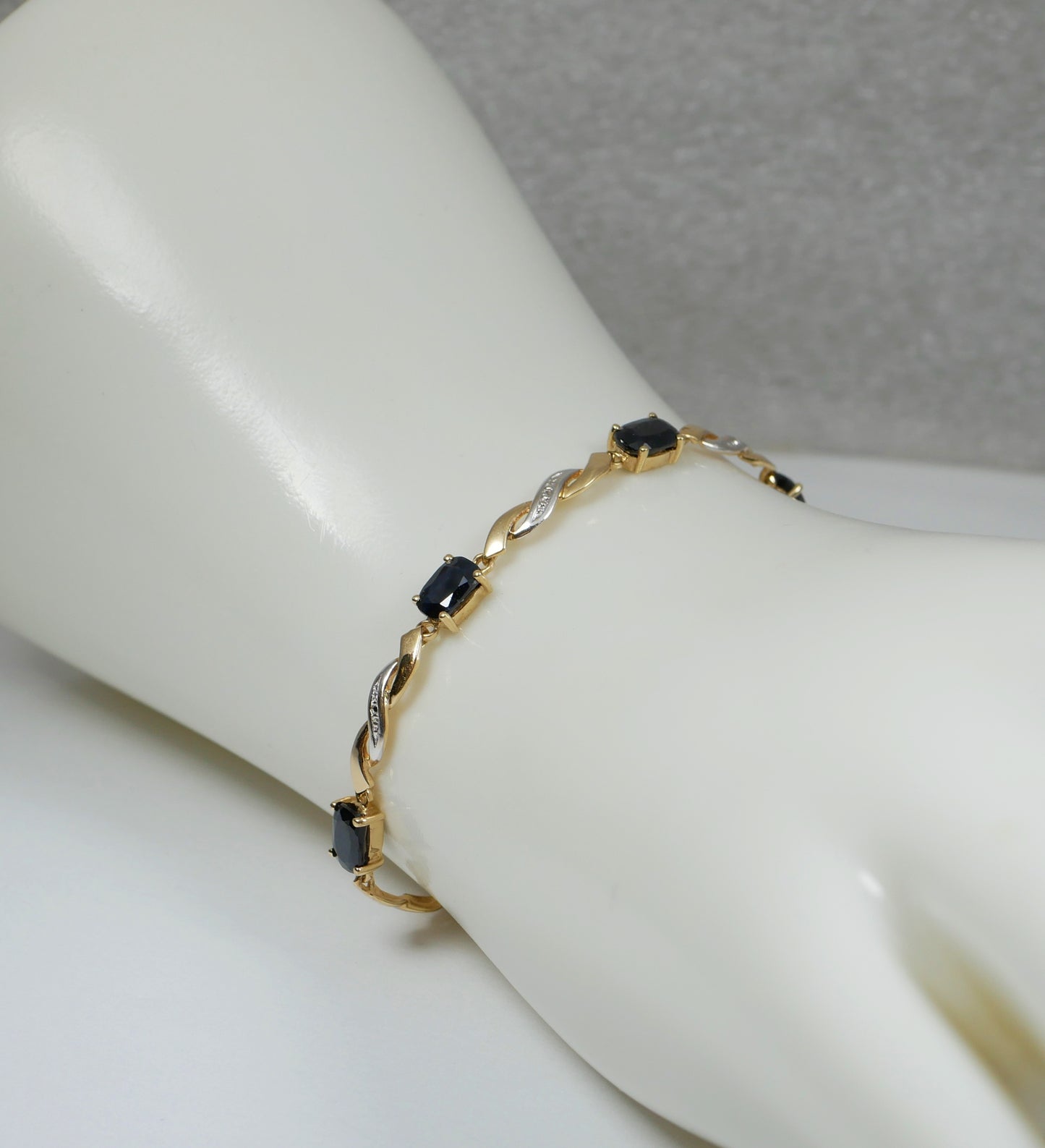 Solid 10ct Yellow Gold Natural Blue Sapphire & Diamond 19cm 7.5" Panel Bracelet
