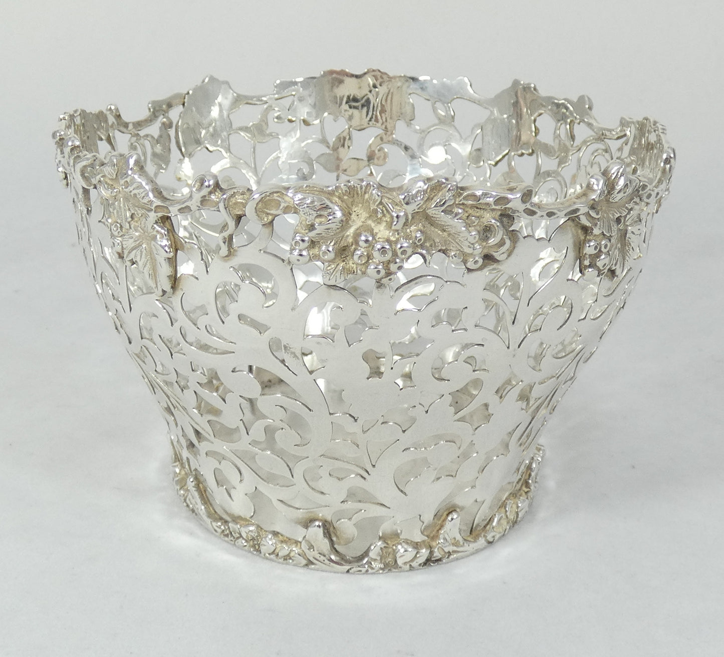Antique Edwardian 1901 Sterling Silver Pierced Bread Basket Serving Bowl Grape