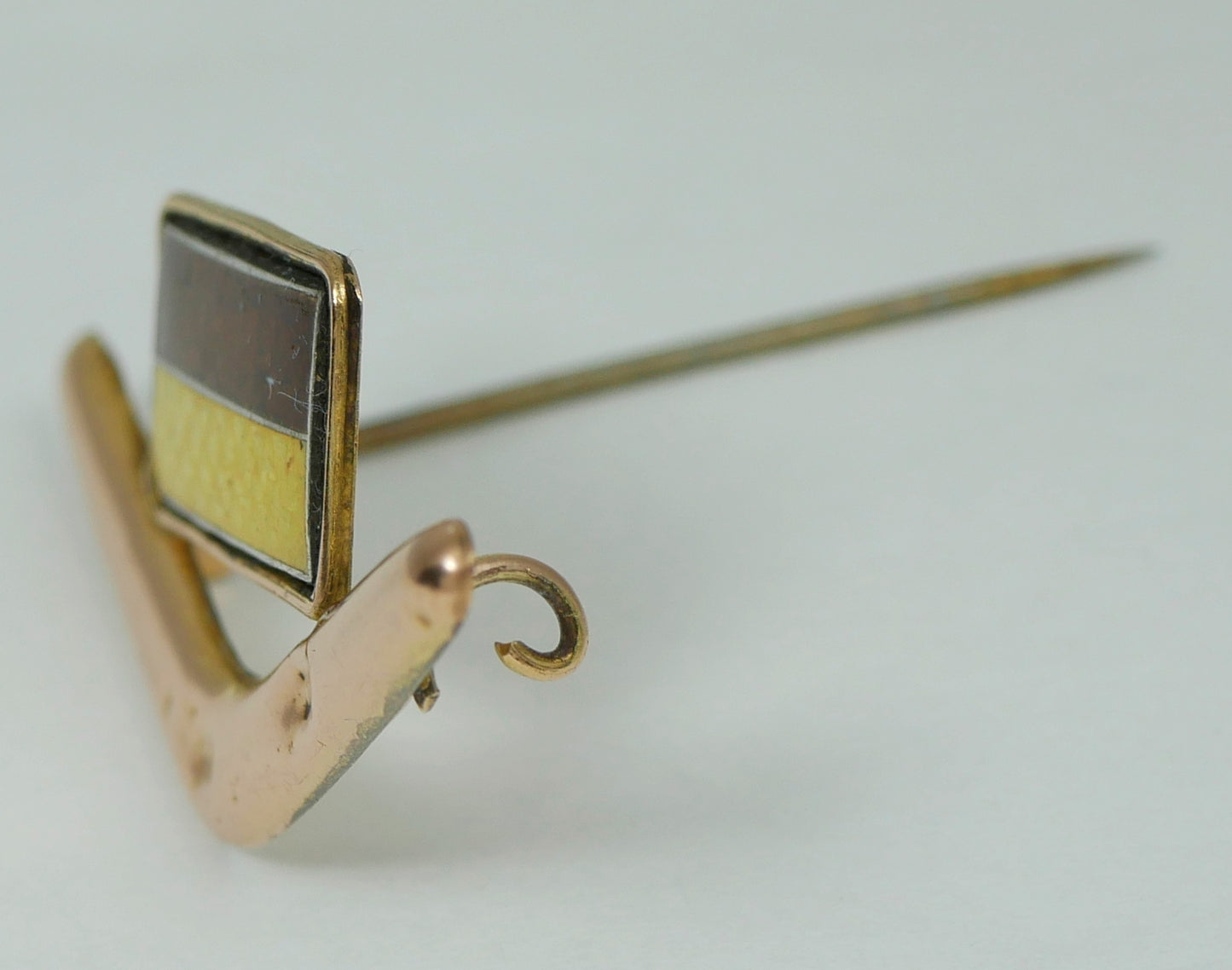 Antique WWI 9ct Gold AIF 31 Infantry Battalion Colour Patch Boomerang Brooch Pin