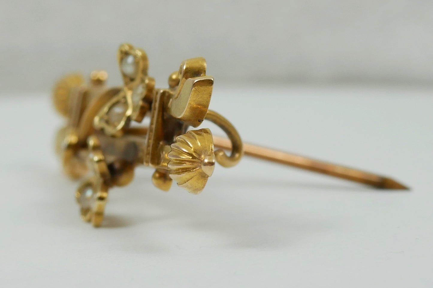 Antique Edwardian 1910 Solid 15ct Yellow Gold Seed Pearl Clover Leaf Brooch Pin