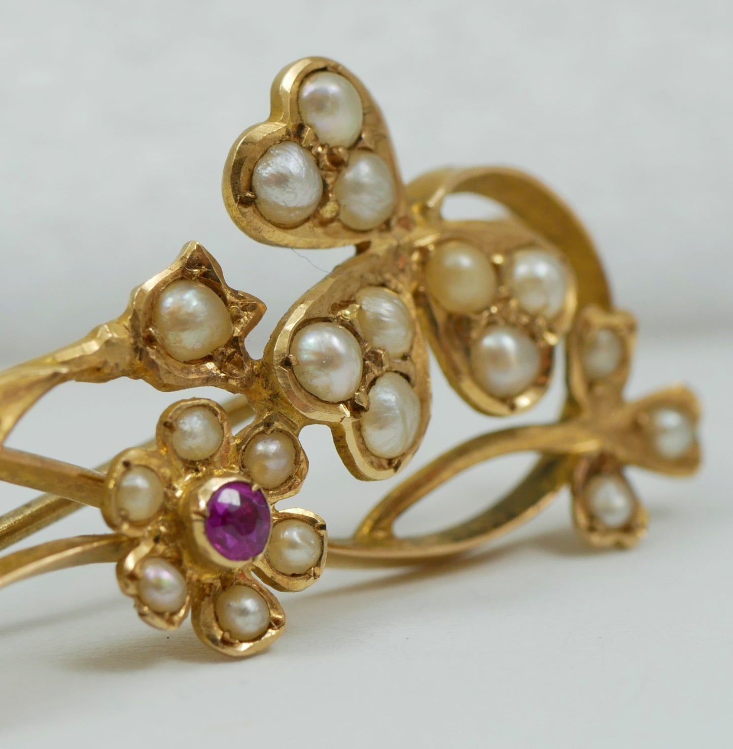 Antique Edwardian 1910 Solid 15ct Yellow Gold Pink Ruby & Seed Pearl Brooch Pin