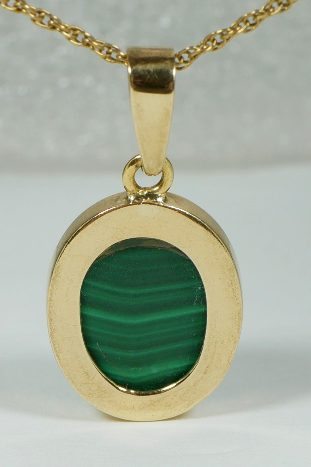 Solid 9ct Yellow Gold 19.32ct Green Malachite Oval Cabochon Necklace Pendant 375