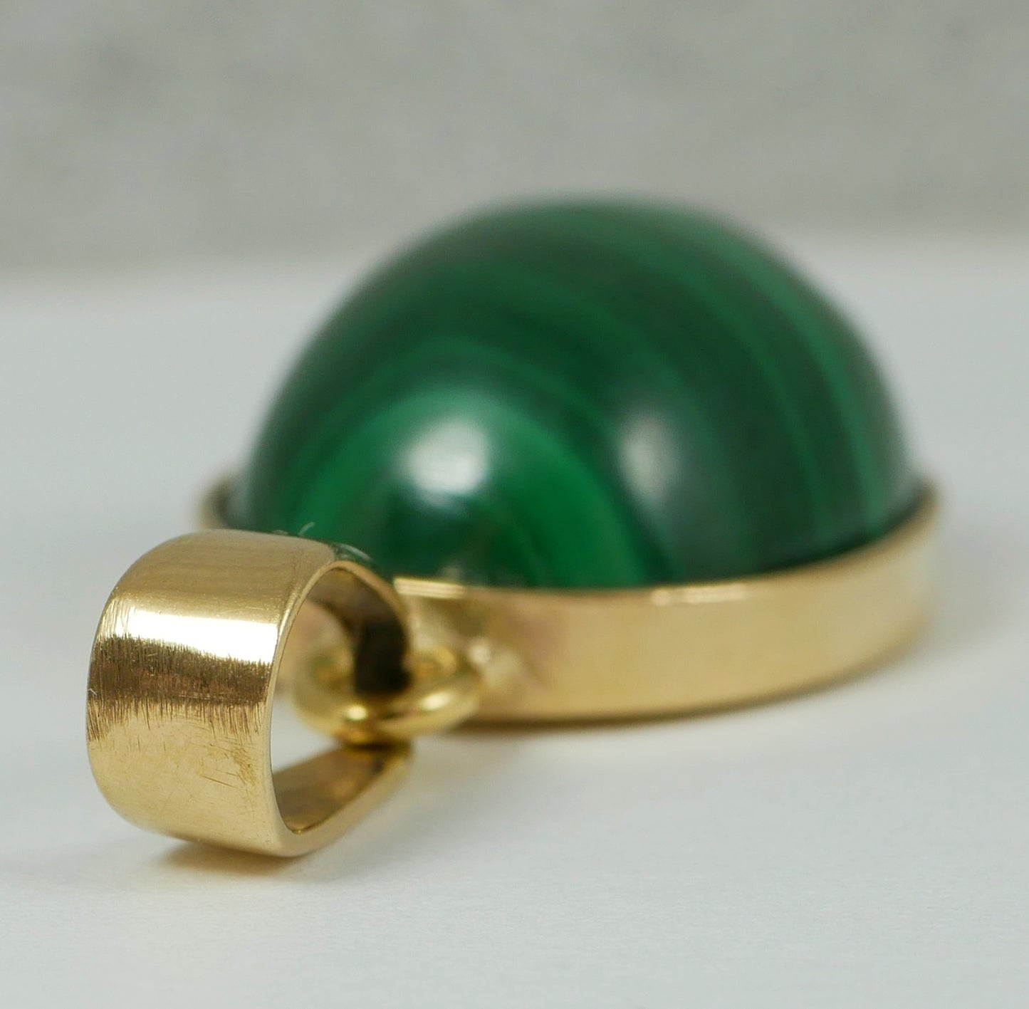 Solid 9ct Yellow Gold 19.32ct Green Malachite Oval Cabochon Necklace Pendant 375